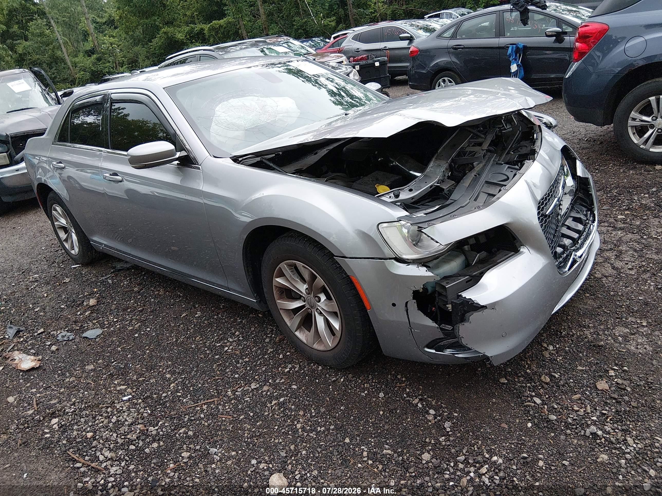 2015 Chrysler 300 Limited Silver vin: 2C3CCAAG3FH921319