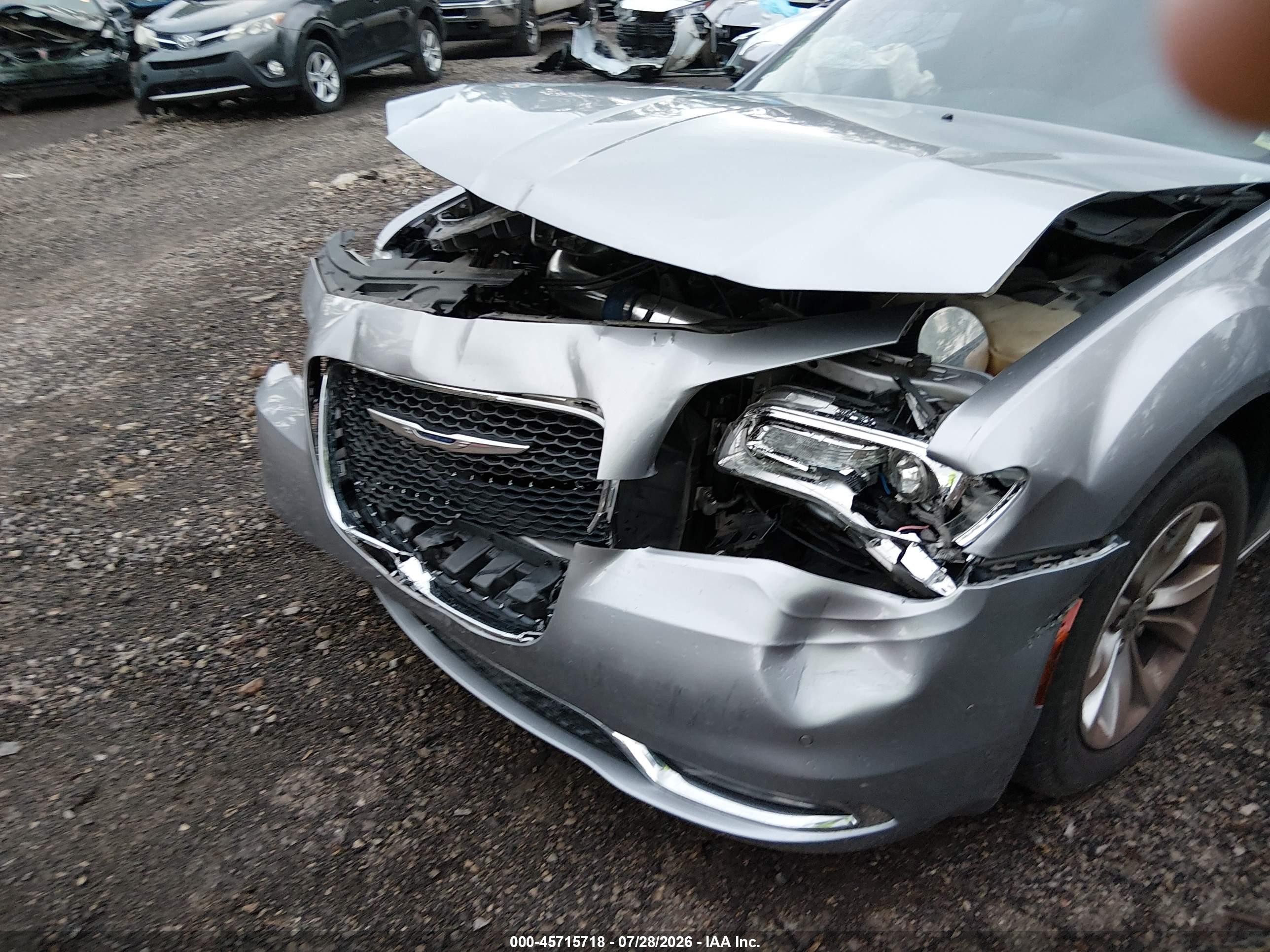 2015 Chrysler 300 Limited Silver vin: 2C3CCAAG3FH921319