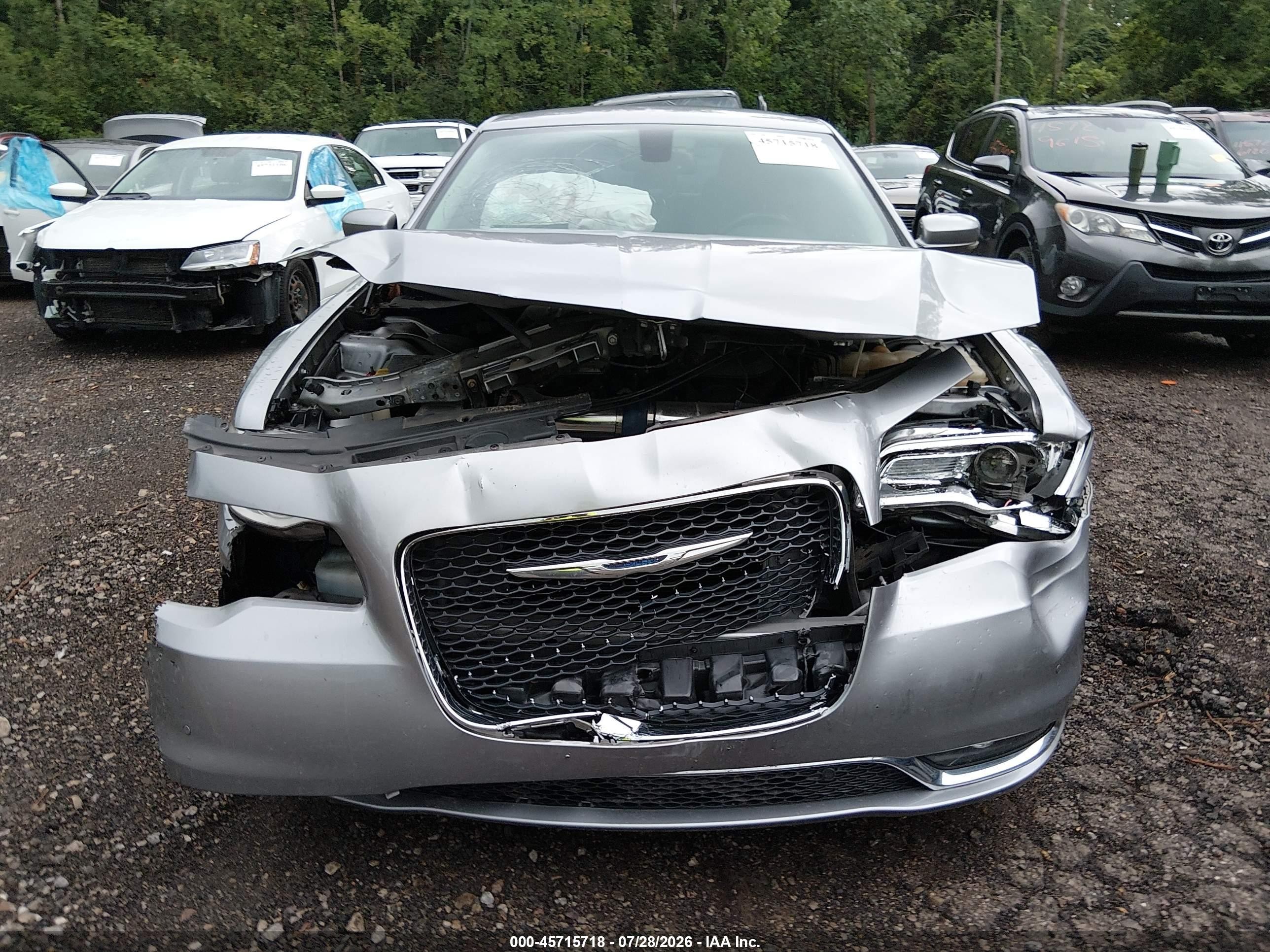 2015 Chrysler 300 Limited Silver vin: 2C3CCAAG3FH921319