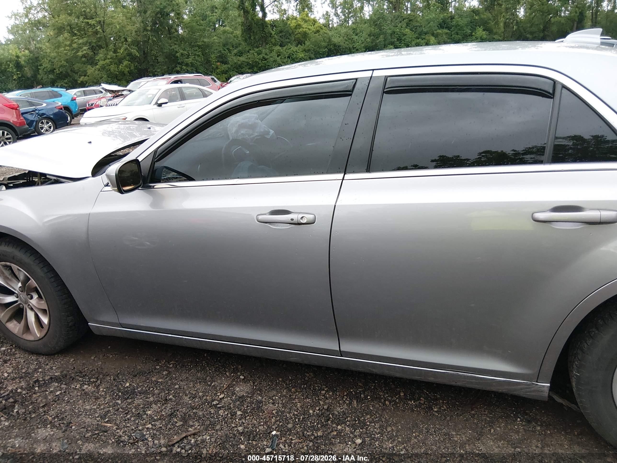 2015 Chrysler 300 Limited Silver vin: 2C3CCAAG3FH921319