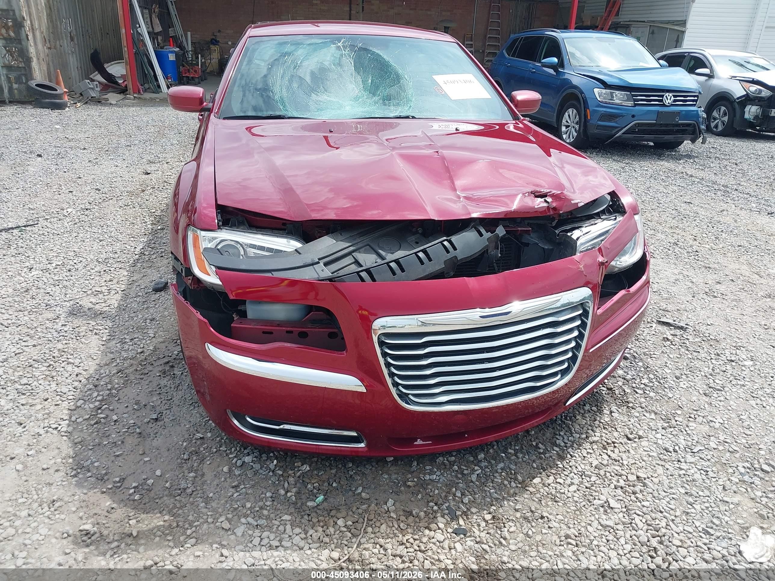 2012 Chrysler 300   Red vin: 2C3CCAAG4CH132902