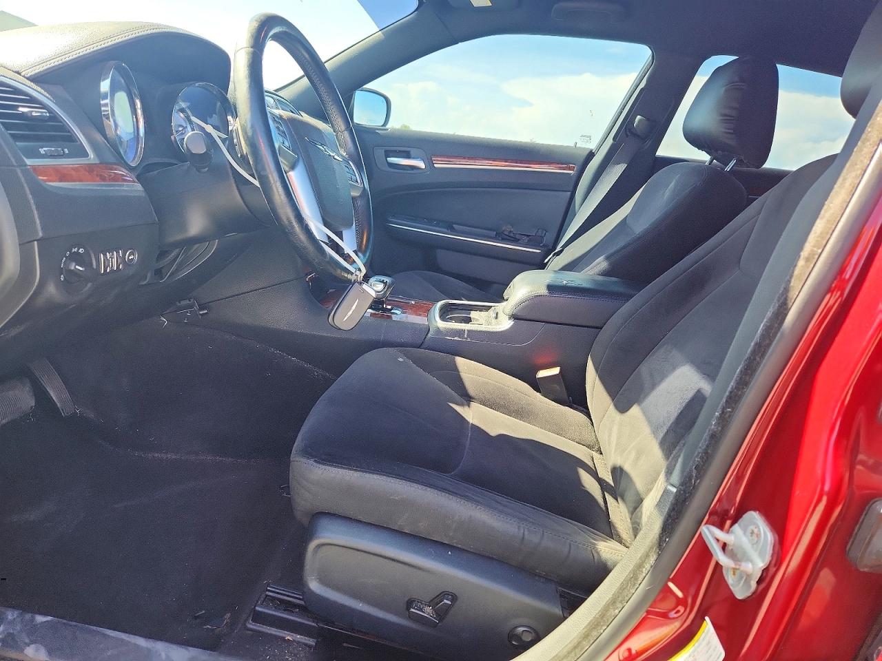 2012 Chrysler 300 Burgundy vin: 2C3CCAAG4CH184546