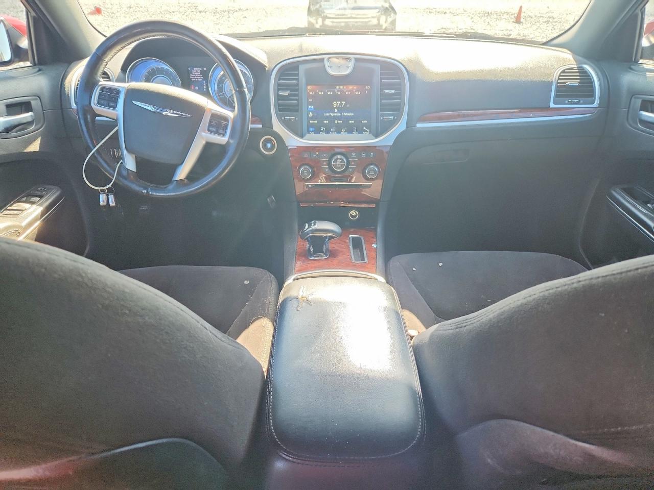 2012 Chrysler 300 Burgundy vin: 2C3CCAAG4CH184546