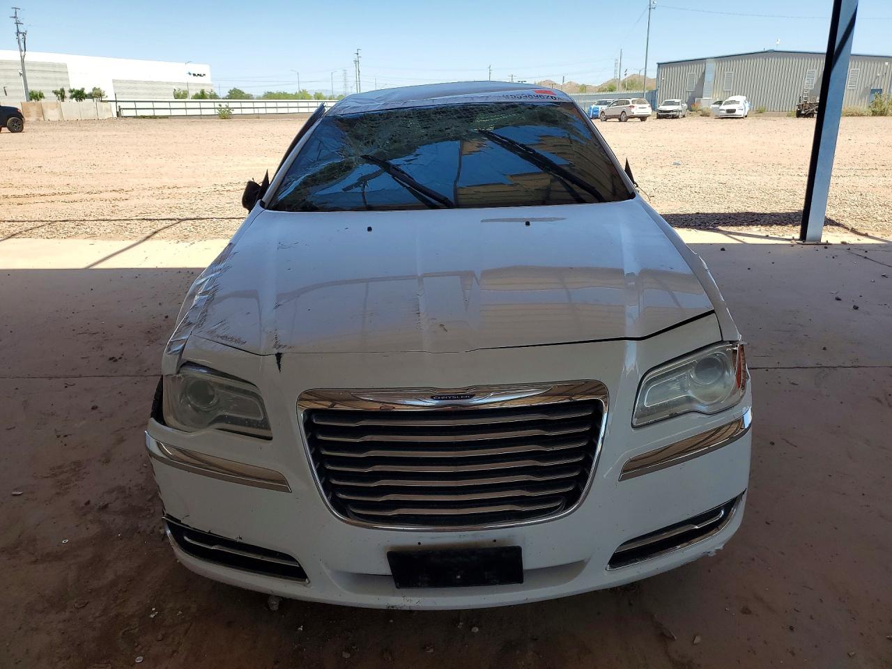 2012 Chrysler 300 Белый vin: 2C3CCAAG4CH202673