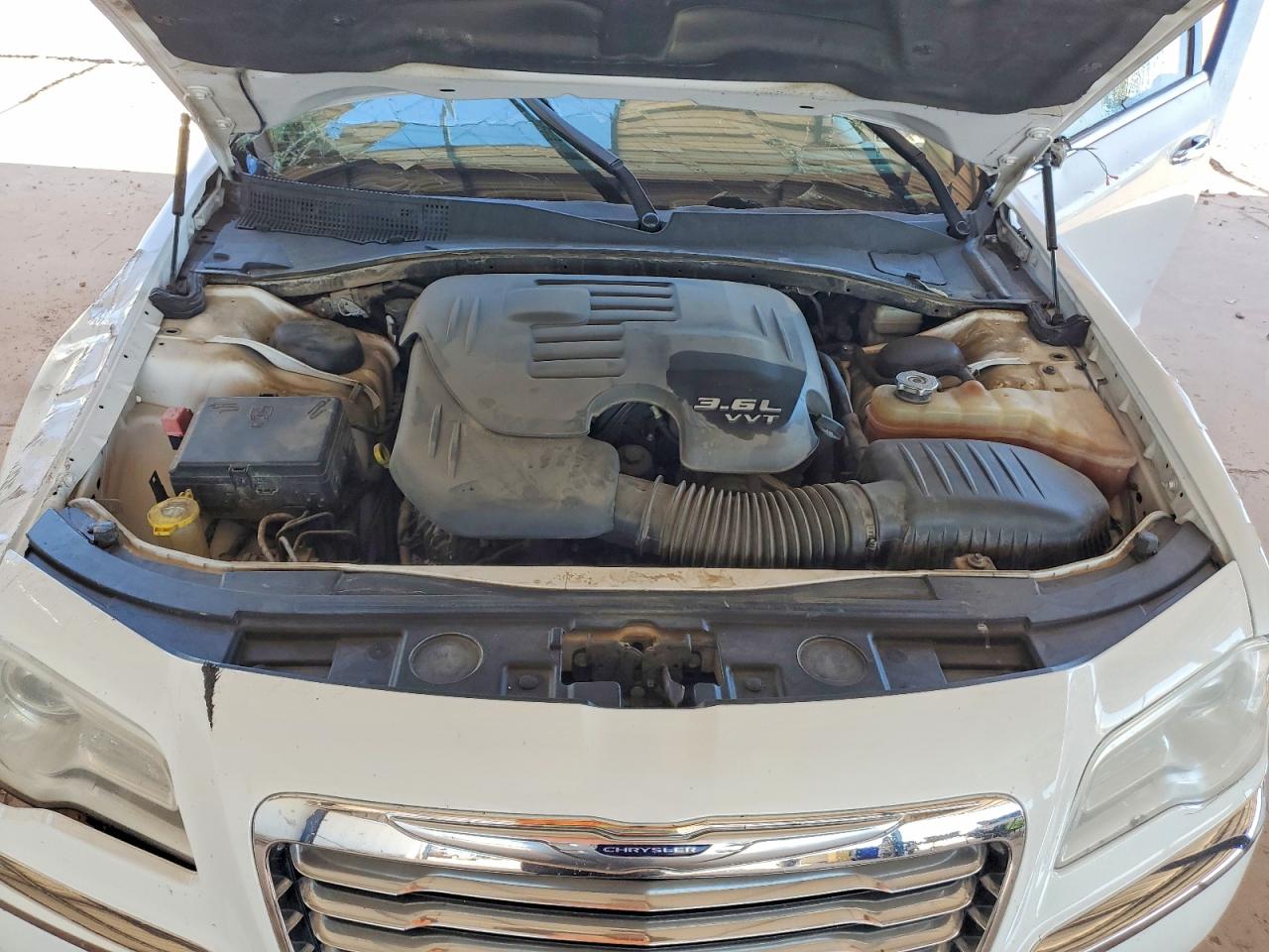 2012 Chrysler 300 Белый vin: 2C3CCAAG4CH202673