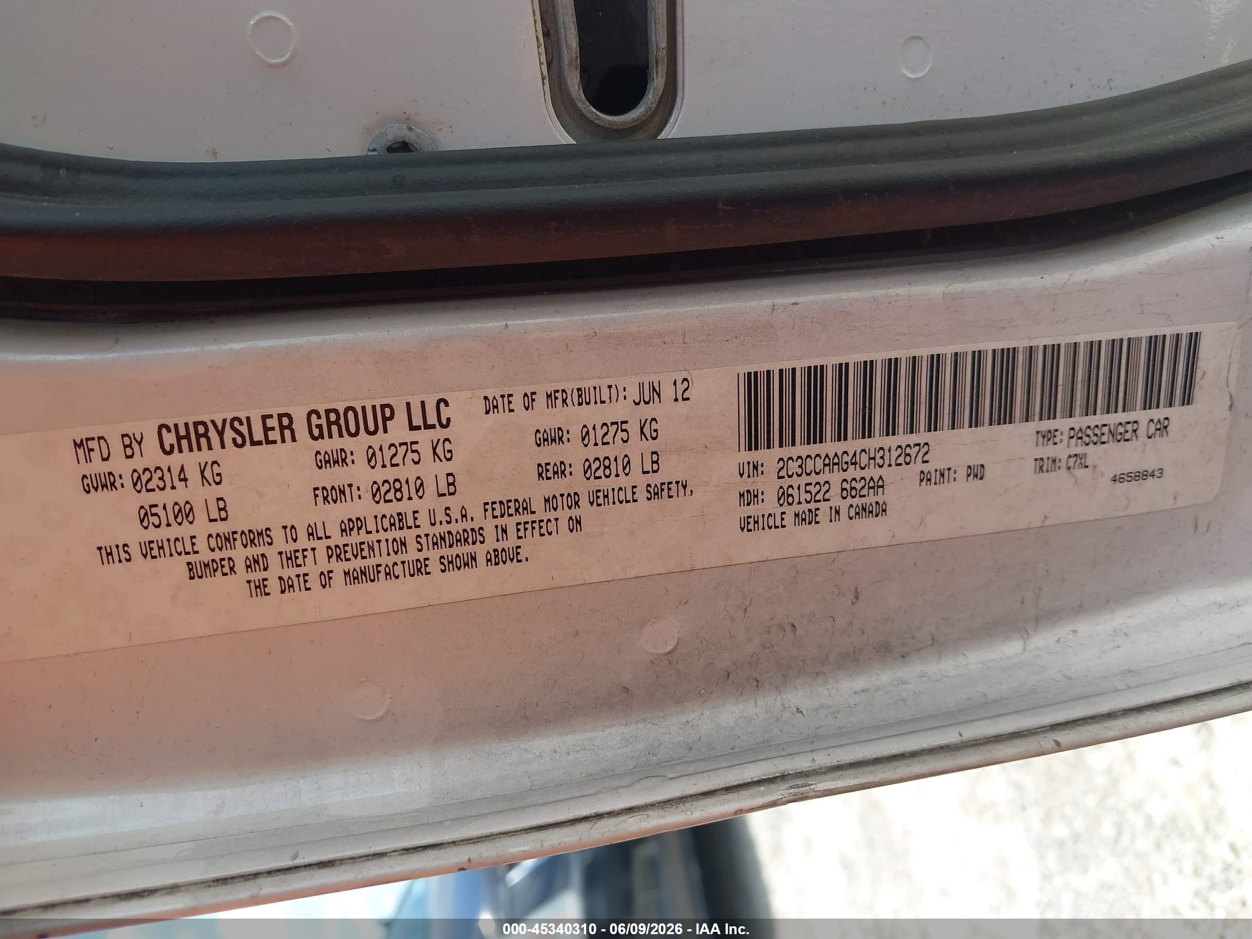 2012 Chrysler 300   White vin: 2C3CCAAG4CH312672