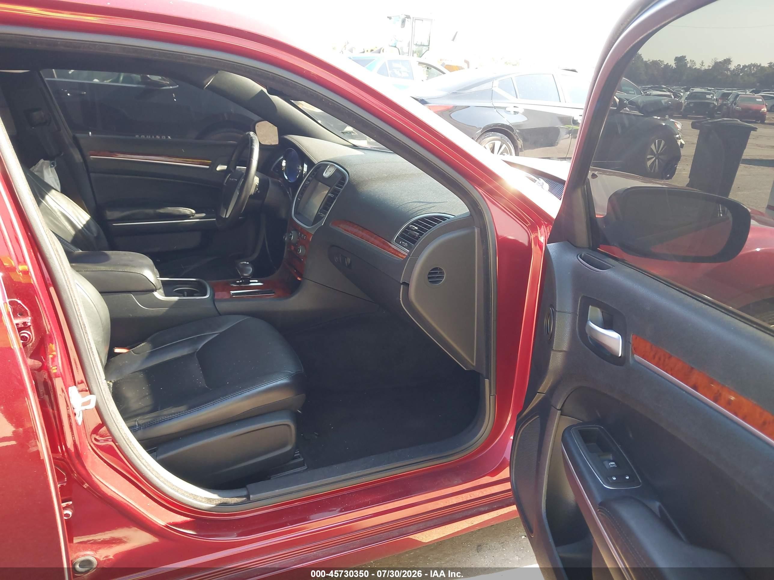 2013 Chrysler 300 Motown Красный vin: 2C3CCAAG4DH644211
