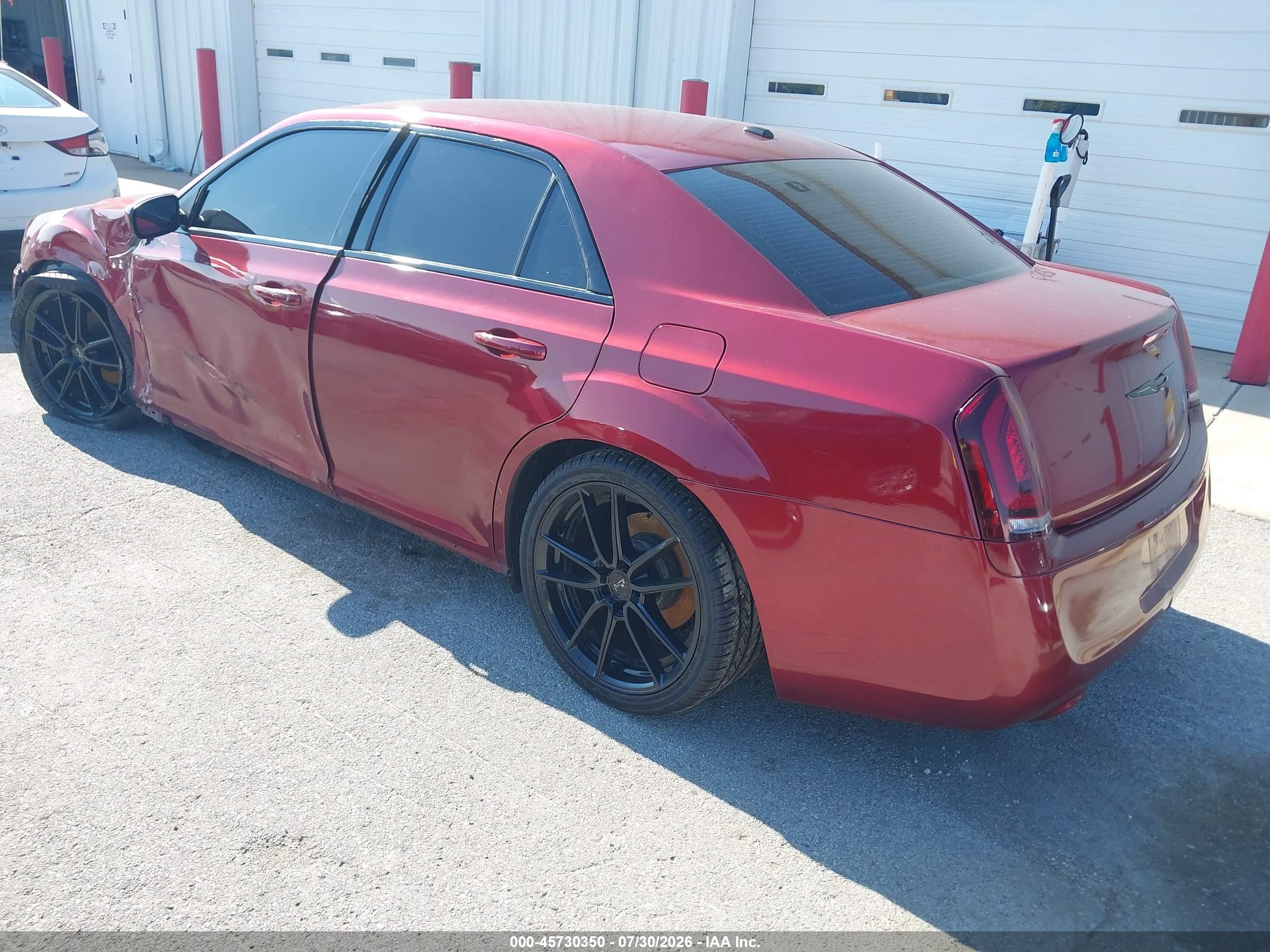 2013 Chrysler 300 Motown Красный vin: 2C3CCAAG4DH644211