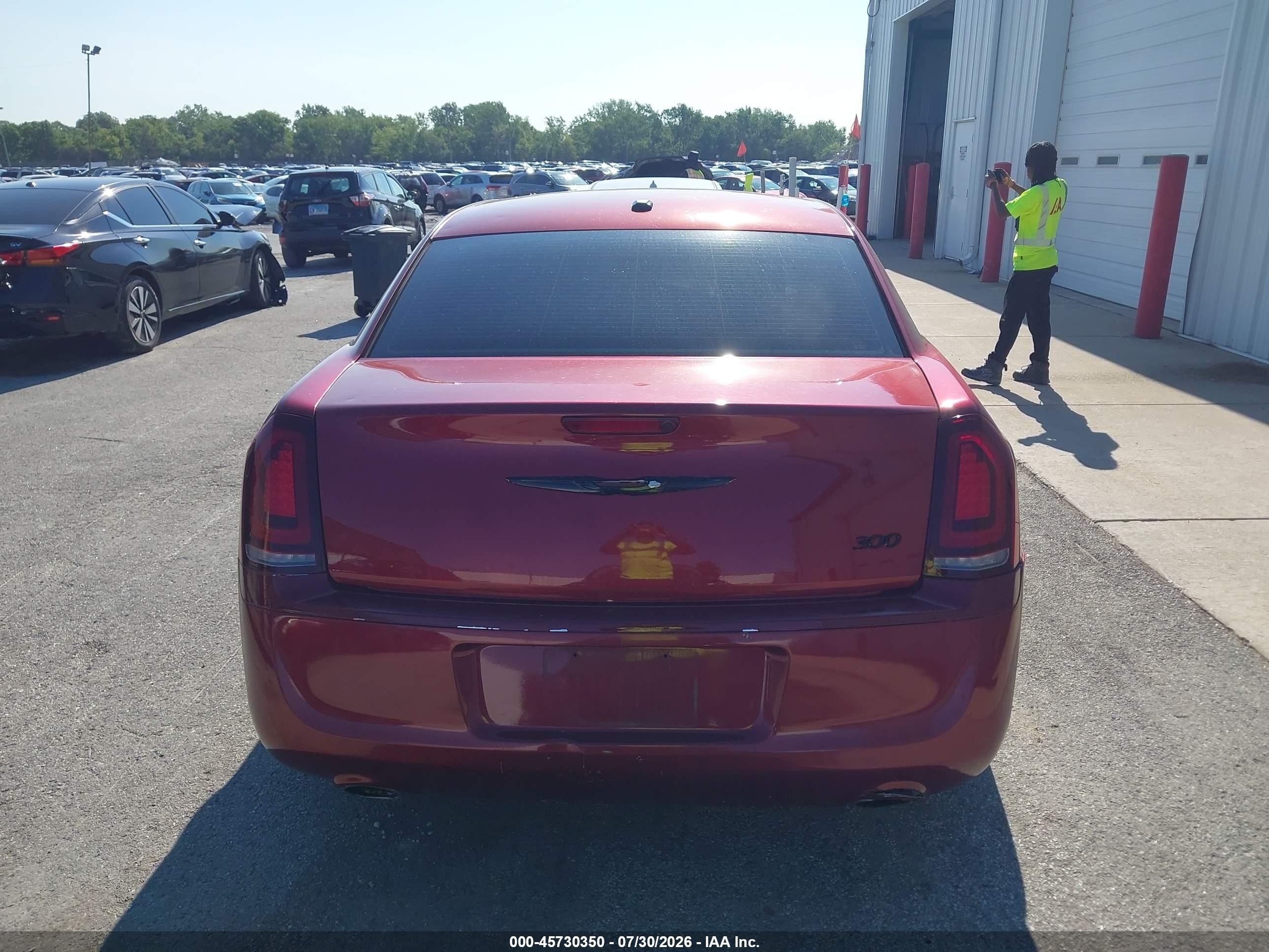 2013 Chrysler 300 Motown Красный vin: 2C3CCAAG4DH644211