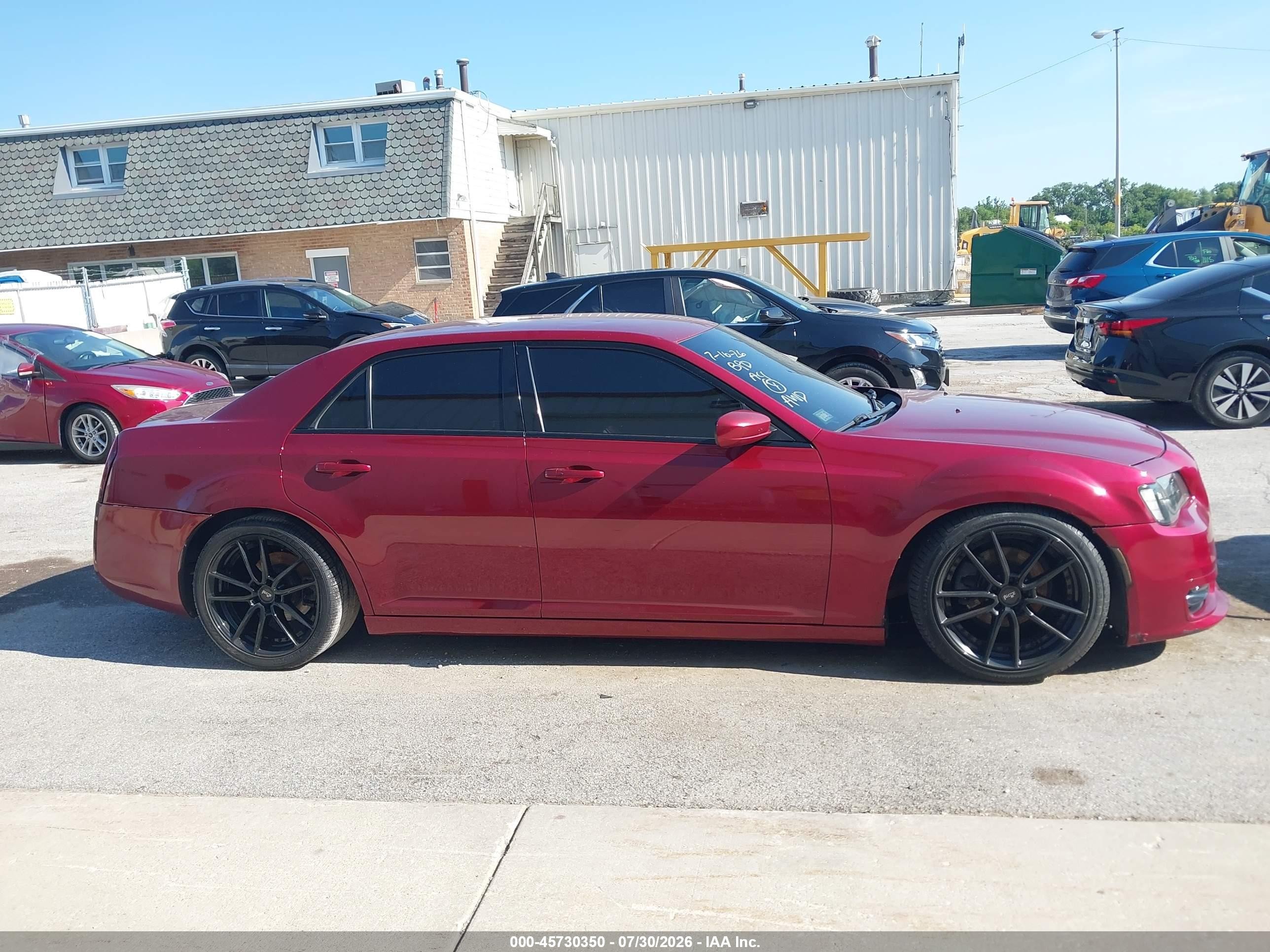 2013 Chrysler 300 Motown Красный vin: 2C3CCAAG4DH644211