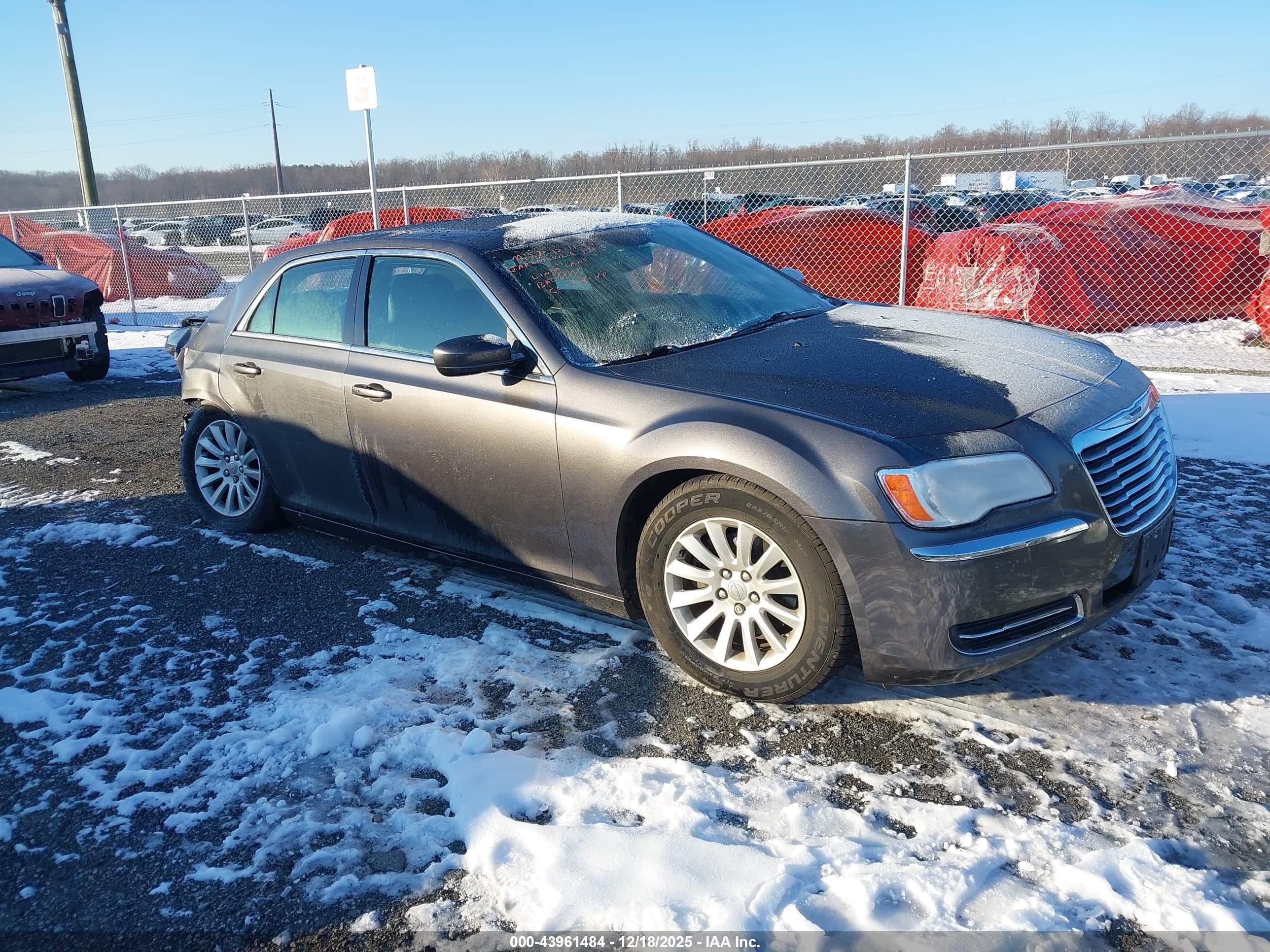2014 Chrysler 300   Серый vin: 2C3CCAAG4EH157267