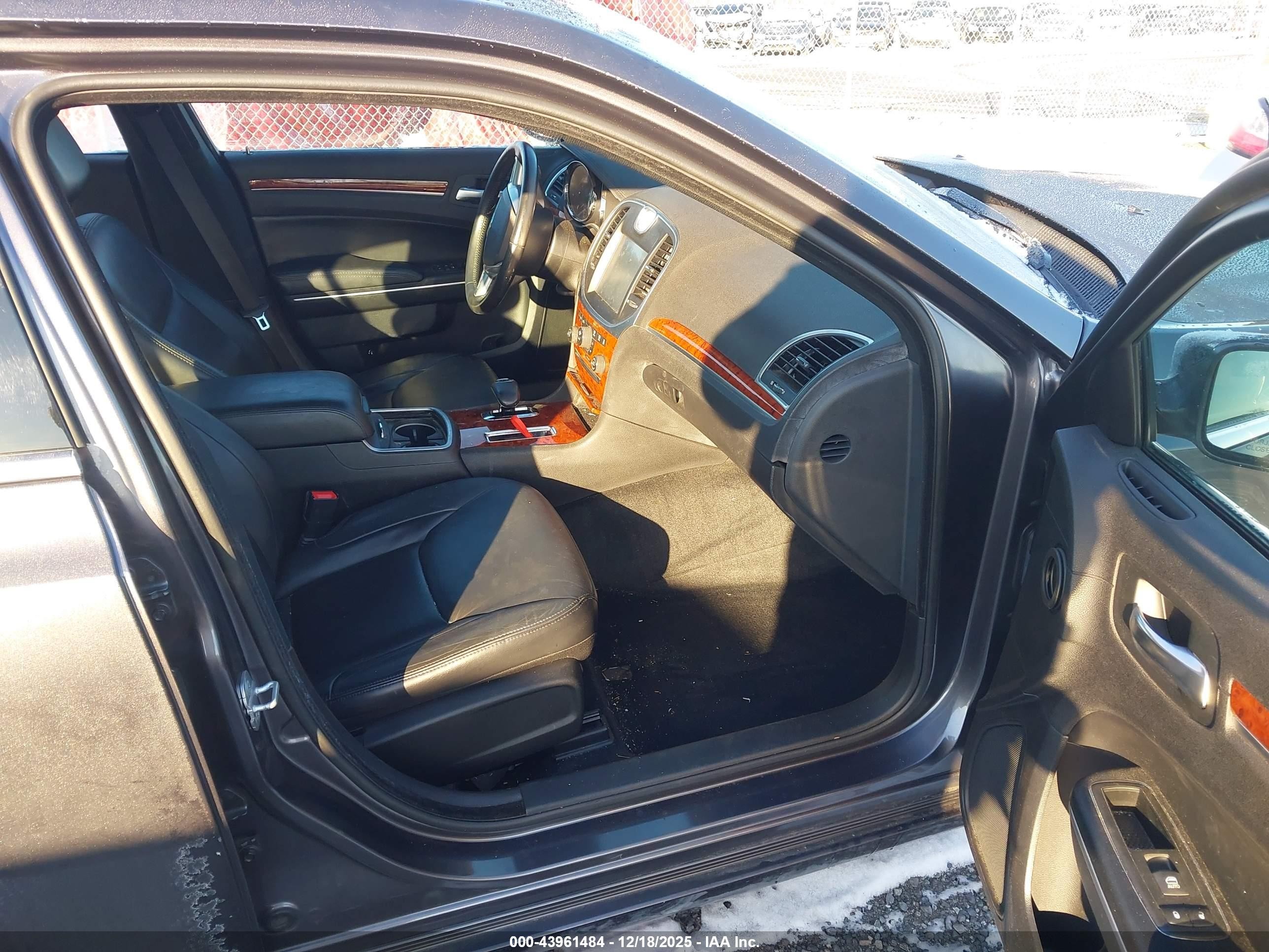 2014 Chrysler 300   Gray vin: 2C3CCAAG4EH157267