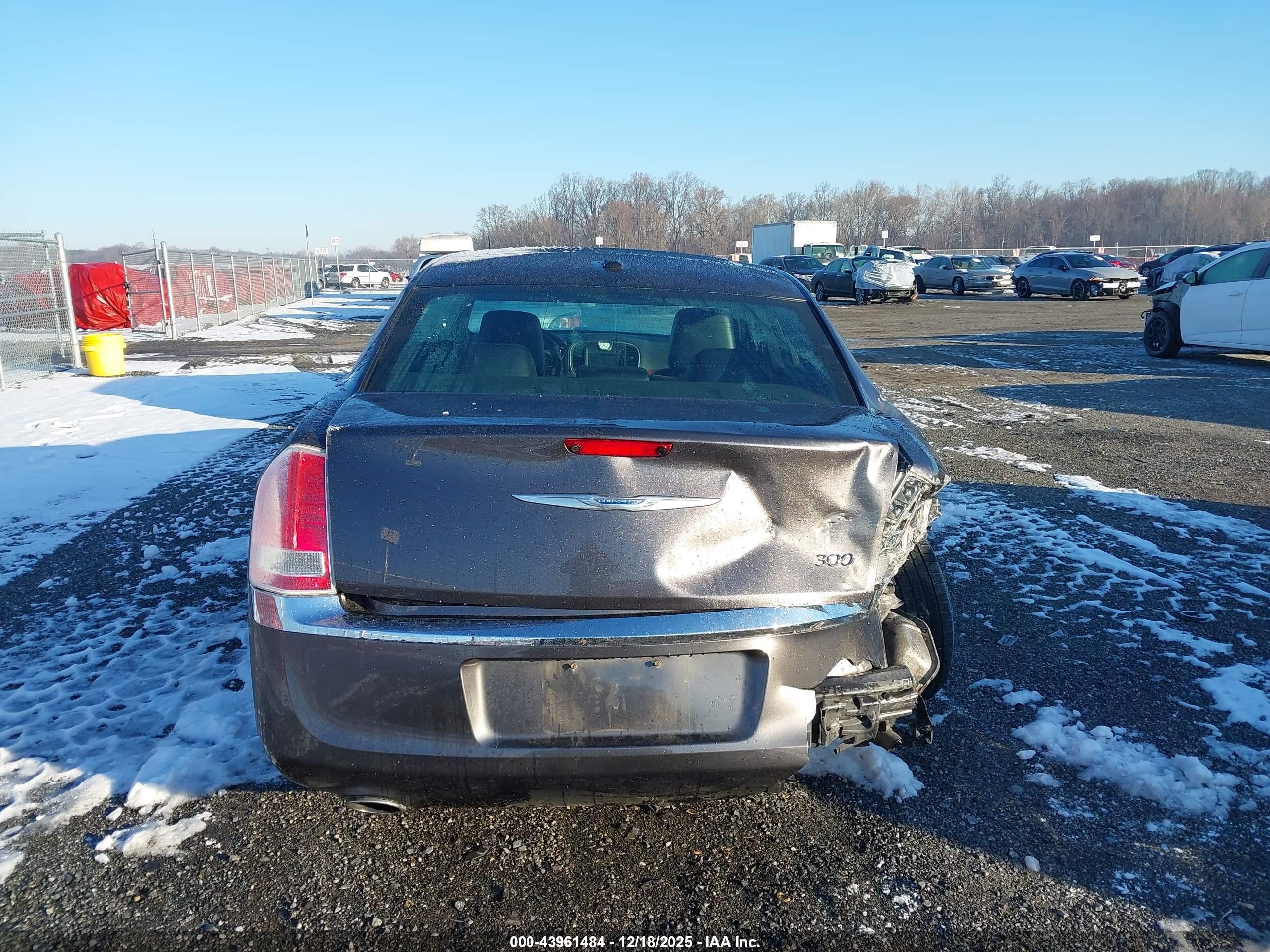 2014 Chrysler 300   Gray vin: 2C3CCAAG4EH157267