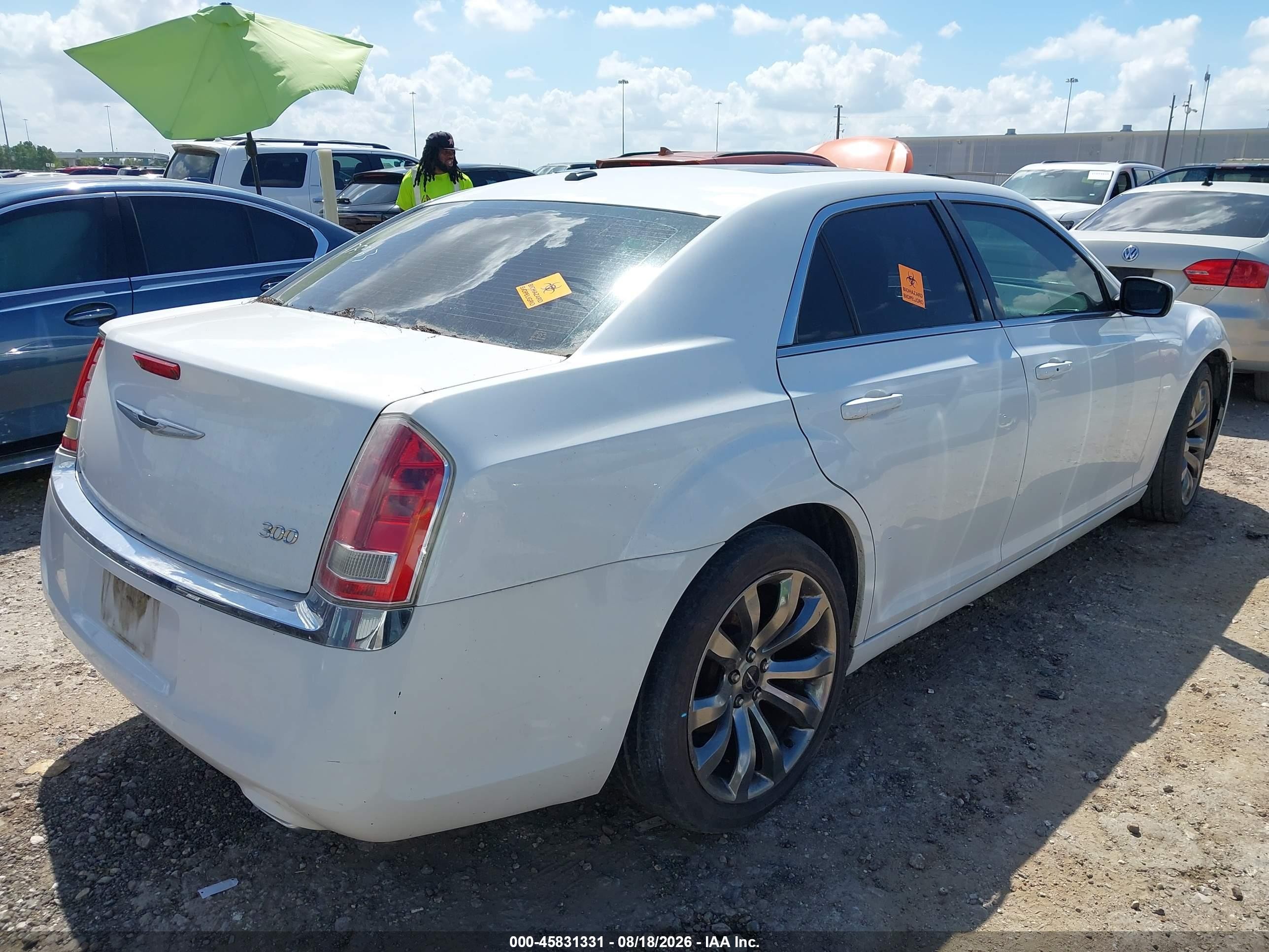2014 Chrysler 300   White vin: 2C3CCAAG4EH175963