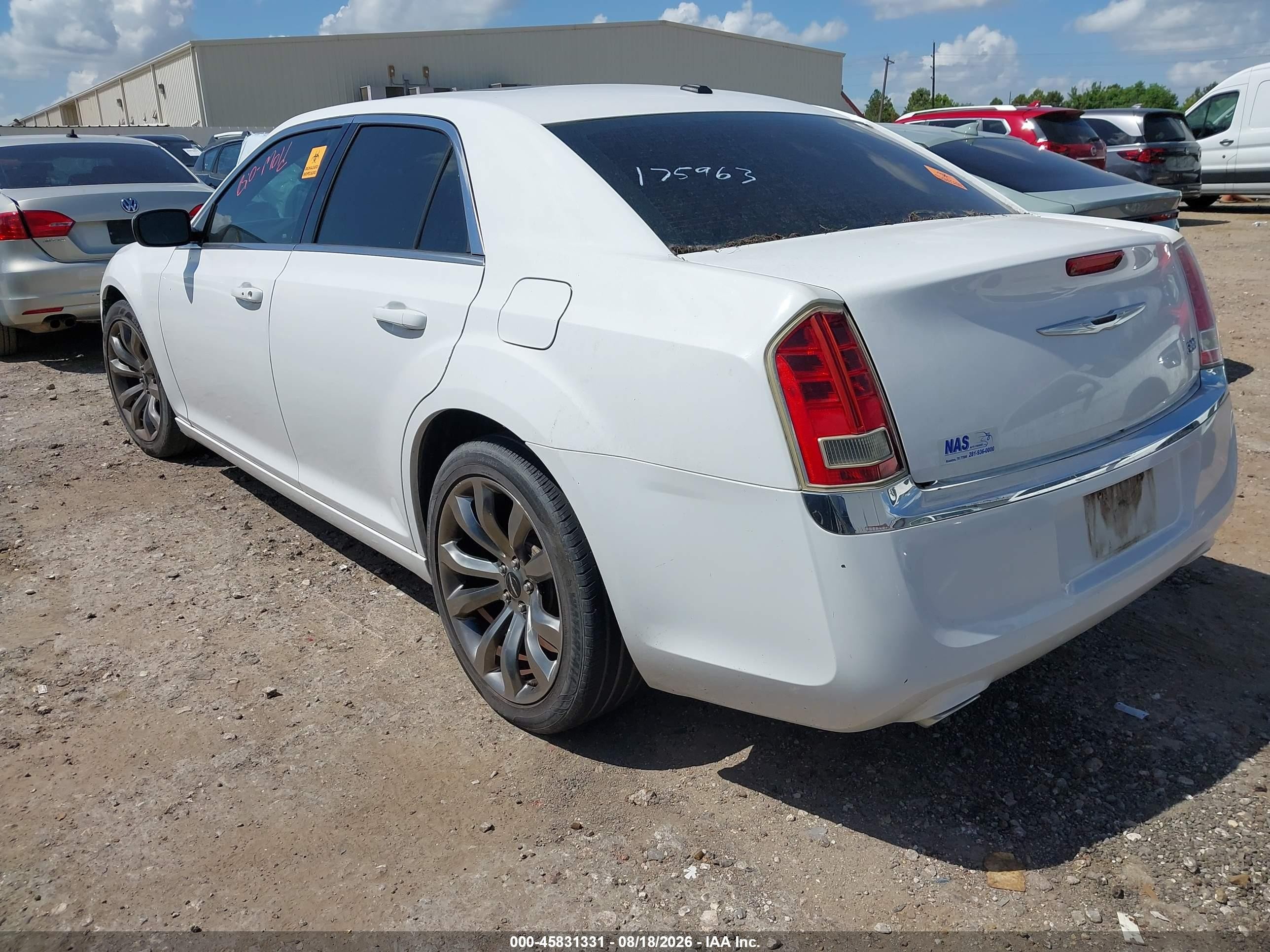 2014 Chrysler 300   White vin: 2C3CCAAG4EH175963