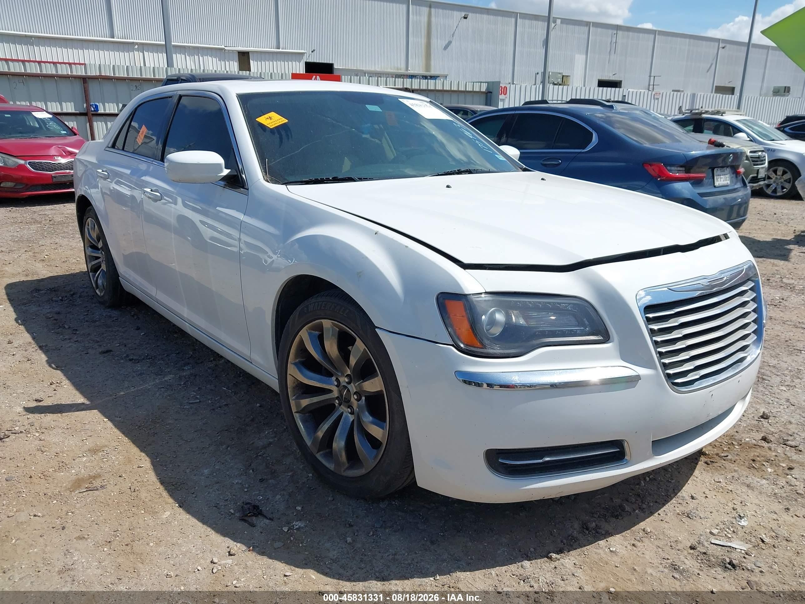2014 Chrysler 300   White vin: 2C3CCAAG4EH175963
