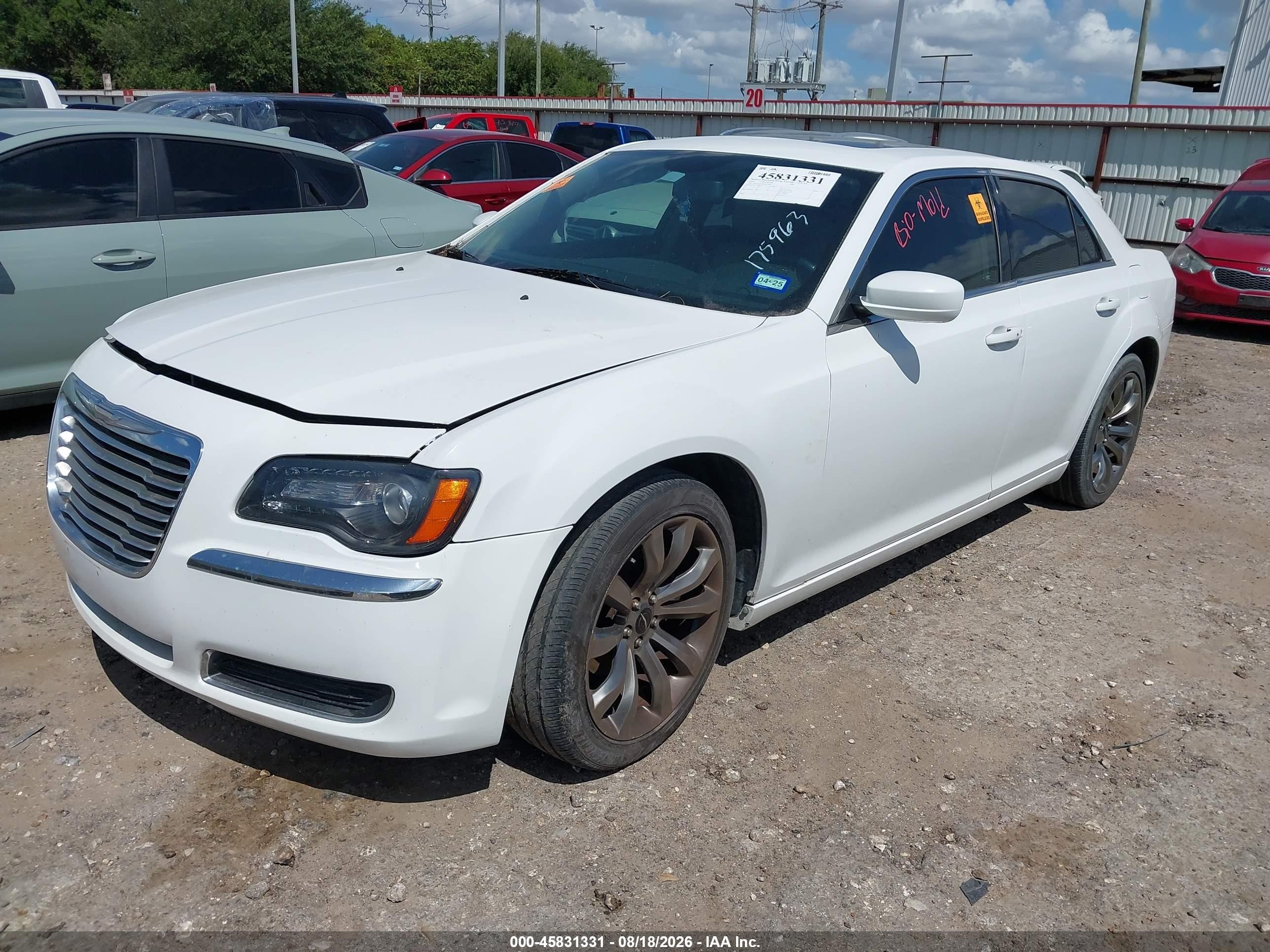 2014 Chrysler 300   White vin: 2C3CCAAG4EH175963