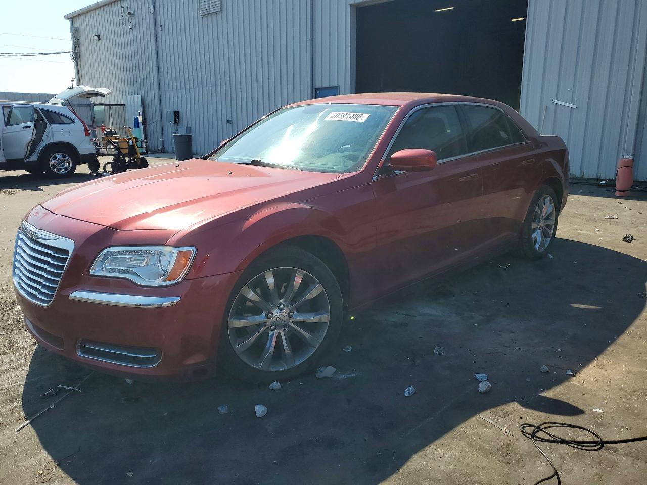 2014 Chrysler 300 Burgundy vin: 2C3CCAAG4EH214275