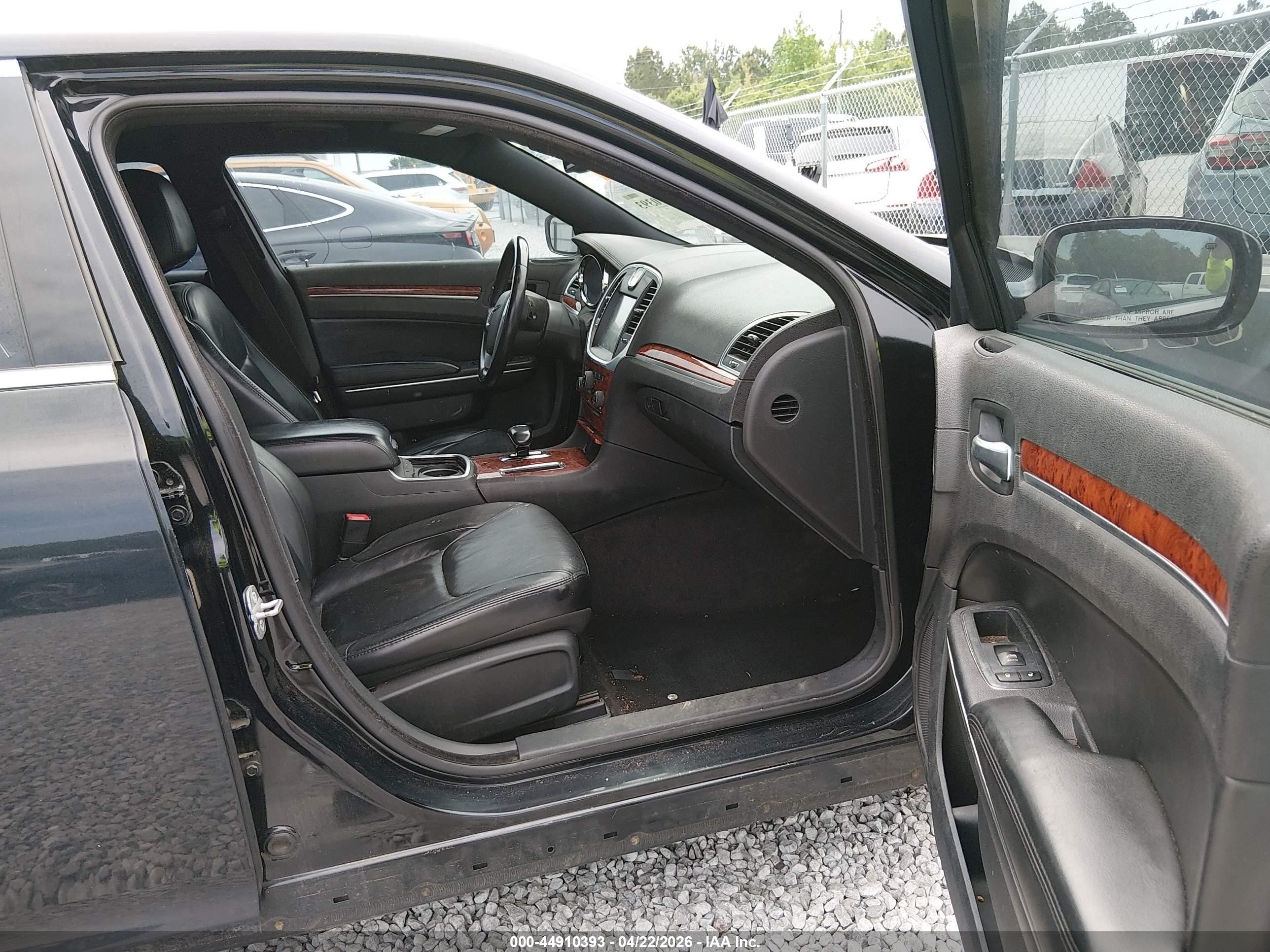 2014 Chrysler 300   Black vin: 2C3CCAAG4EH286688