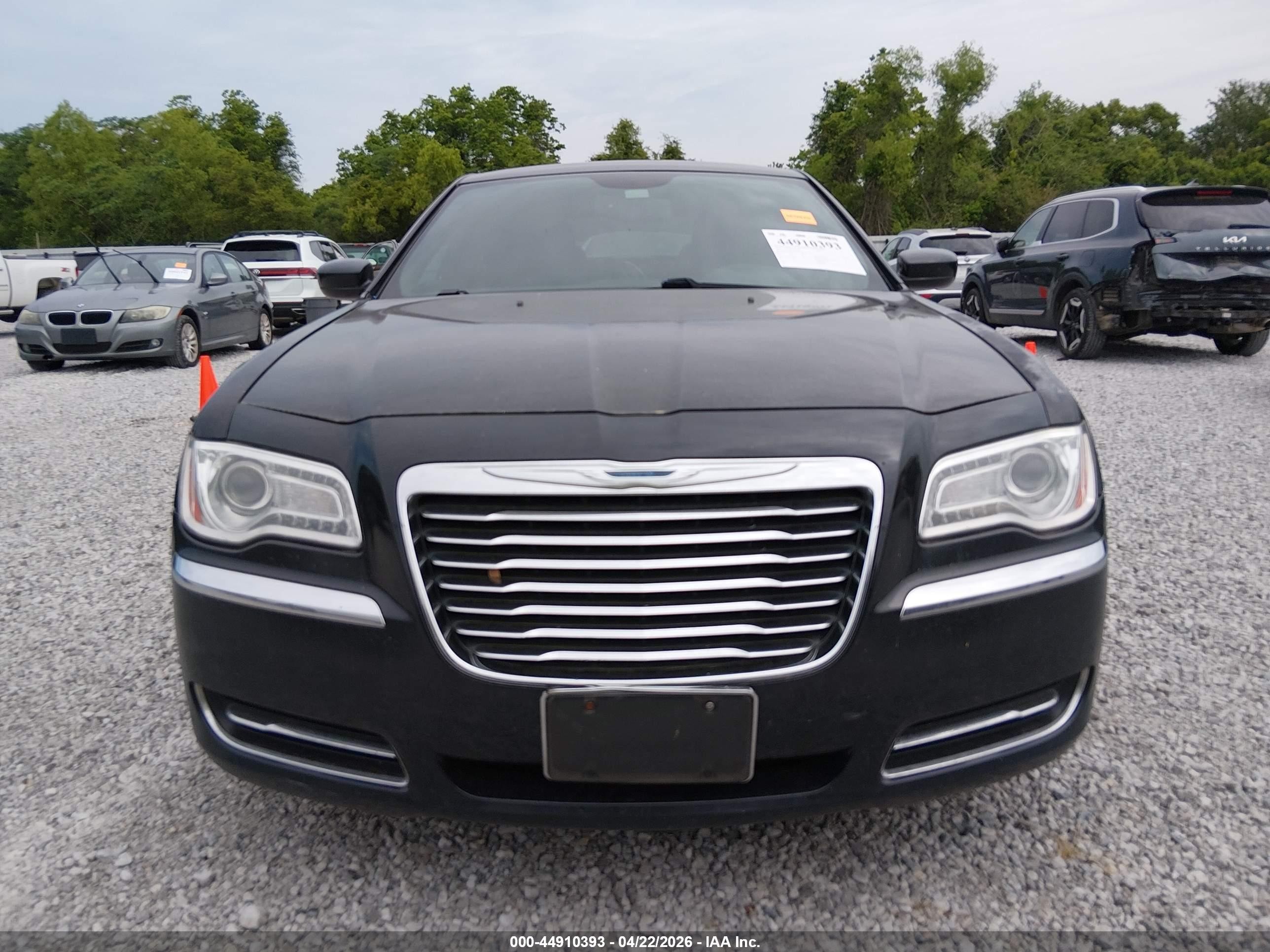 2014 Chrysler 300   Black vin: 2C3CCAAG4EH286688