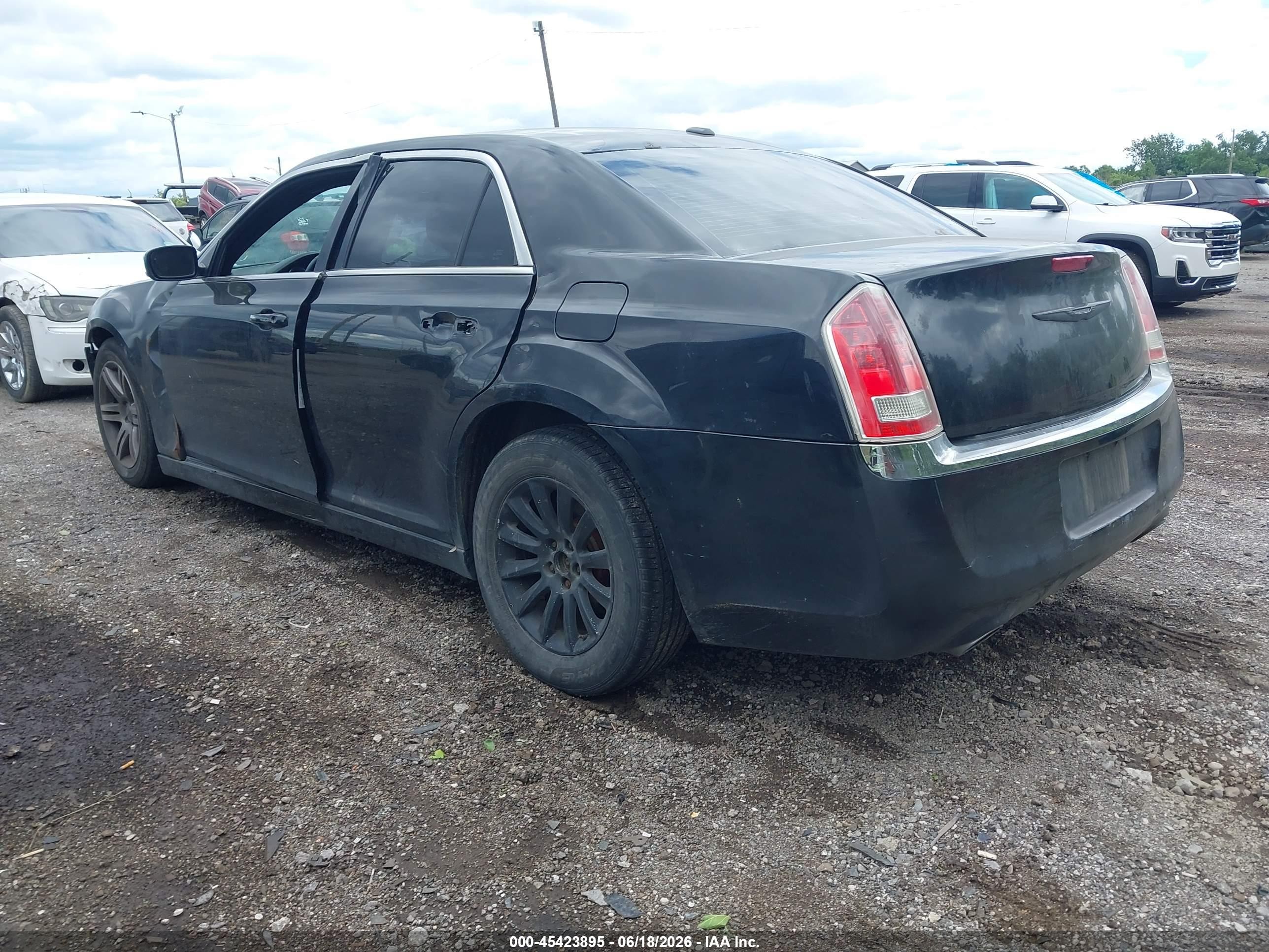2014 Chrysler 300   Black vin: 2C3CCAAG4EH375774