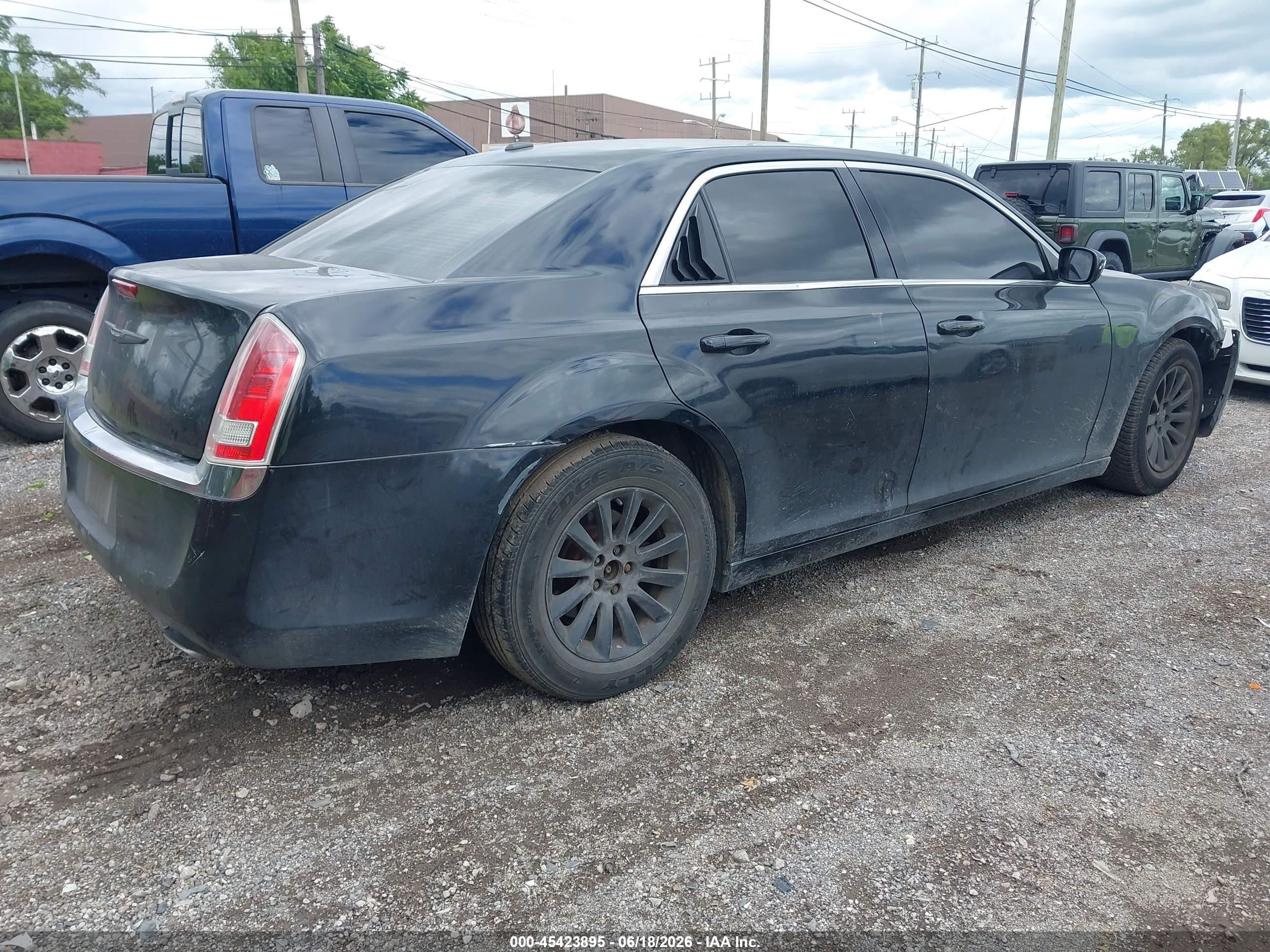 2014 Chrysler 300   Black vin: 2C3CCAAG4EH375774