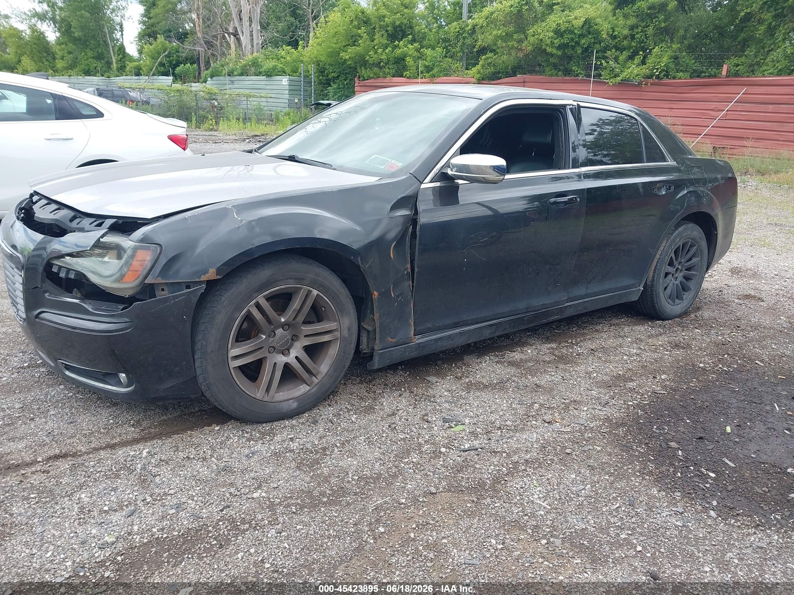 2014 Chrysler 300   Black vin: 2C3CCAAG4EH375774