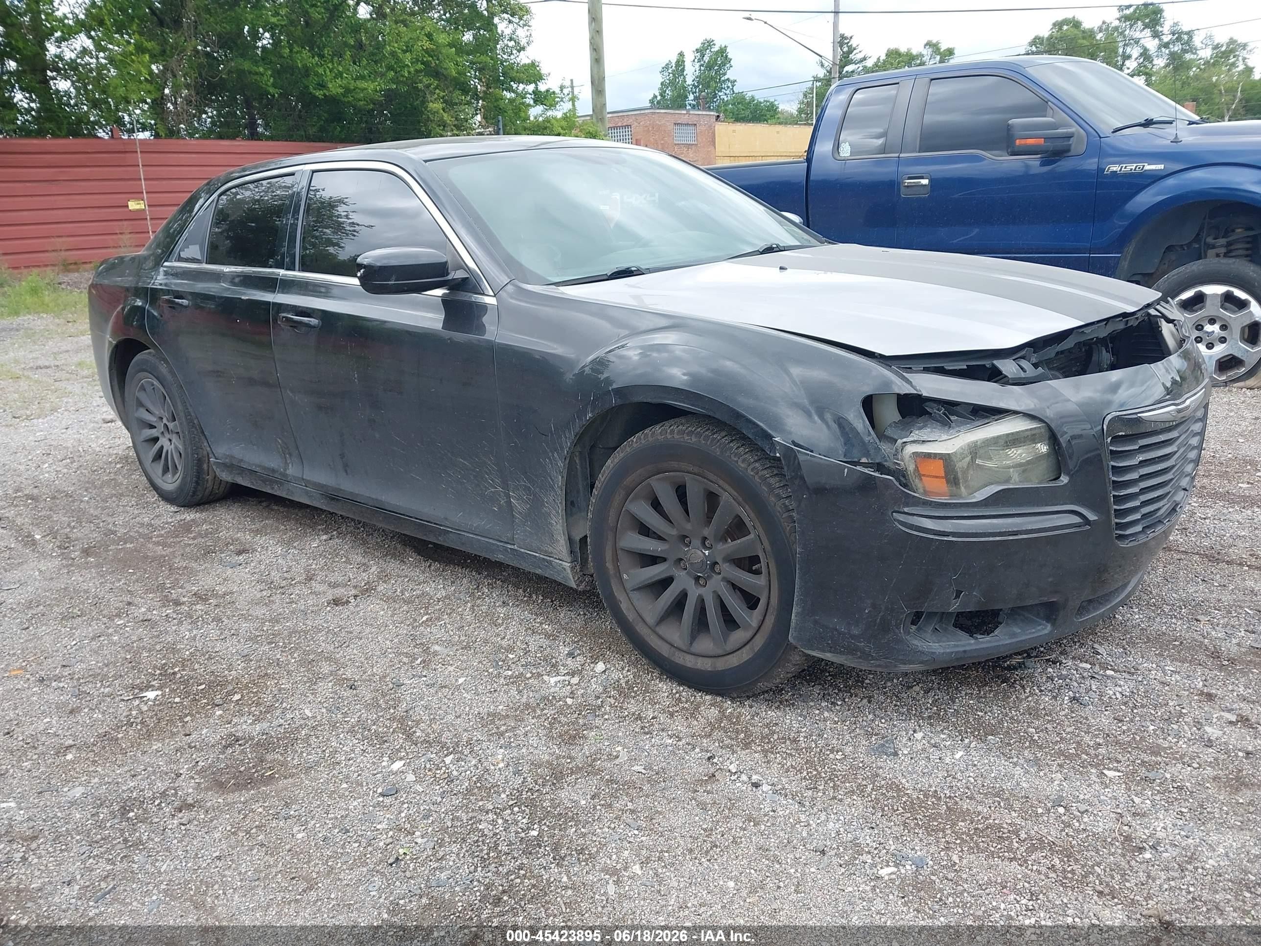 2014 Chrysler 300   Черный vin: 2C3CCAAG4EH375774