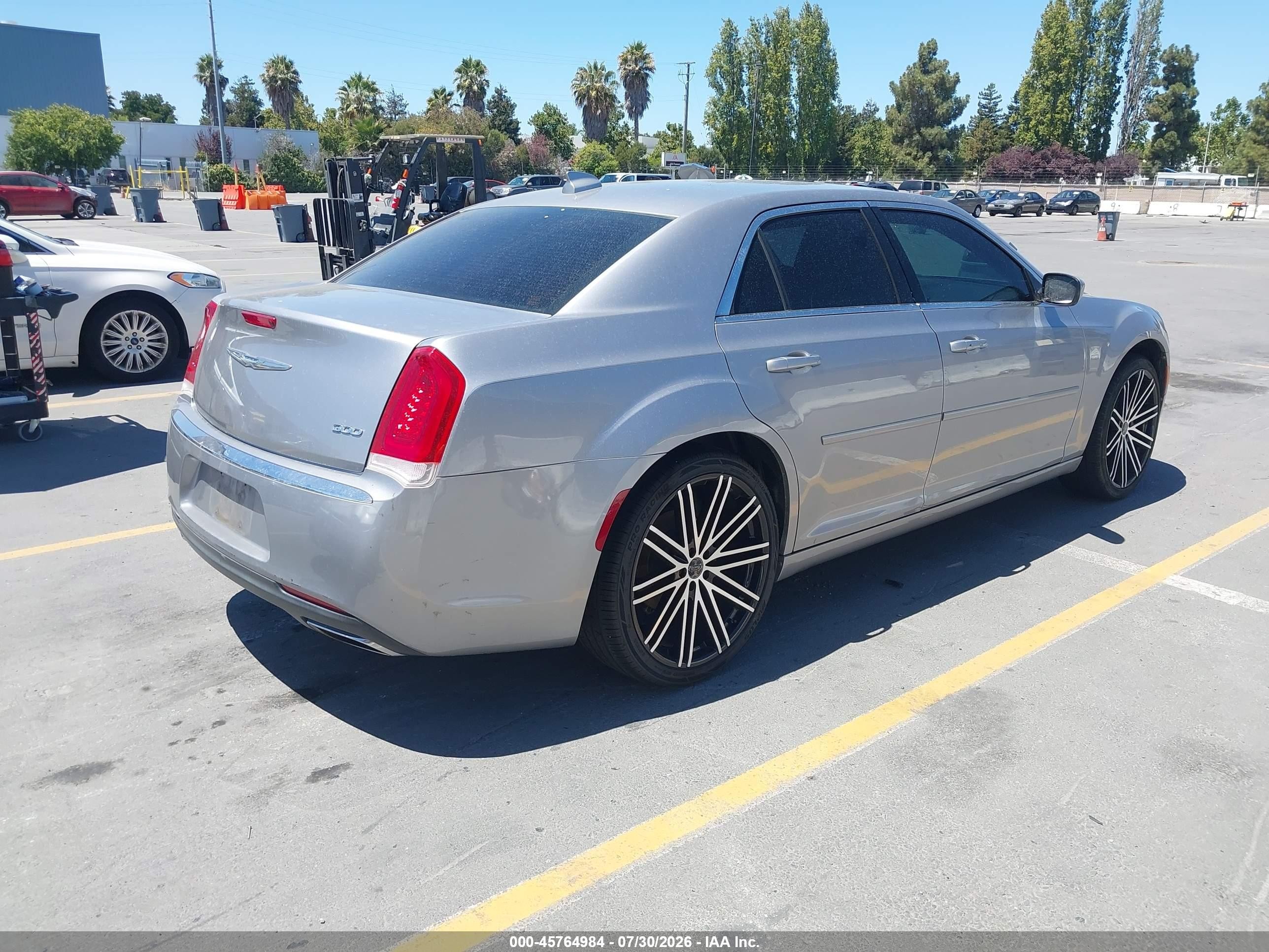 2015 Chrysler 300 Limited Silver vin: 2C3CCAAG4FH749558