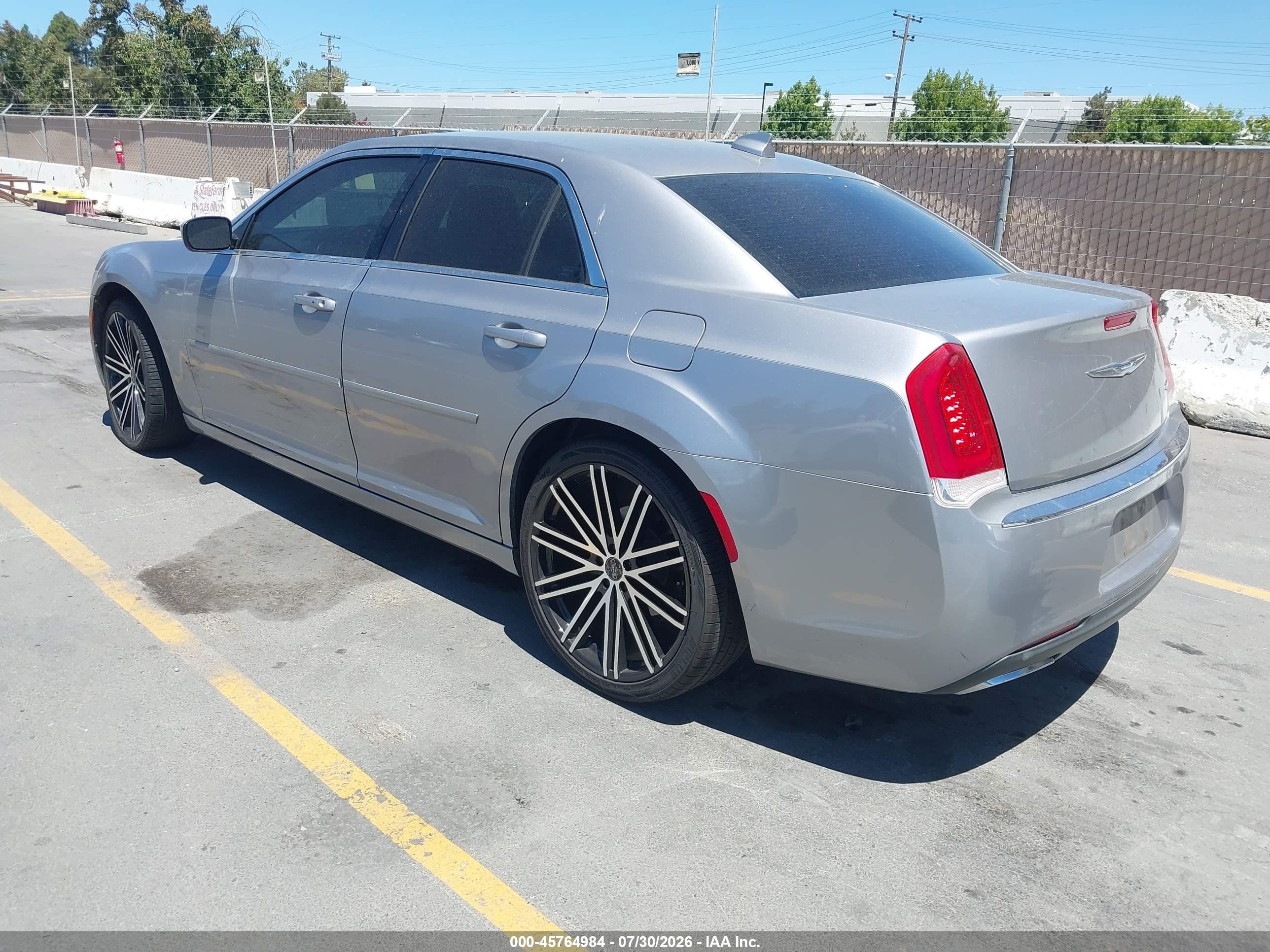 2015 Chrysler 300 Limited Silver vin: 2C3CCAAG4FH749558