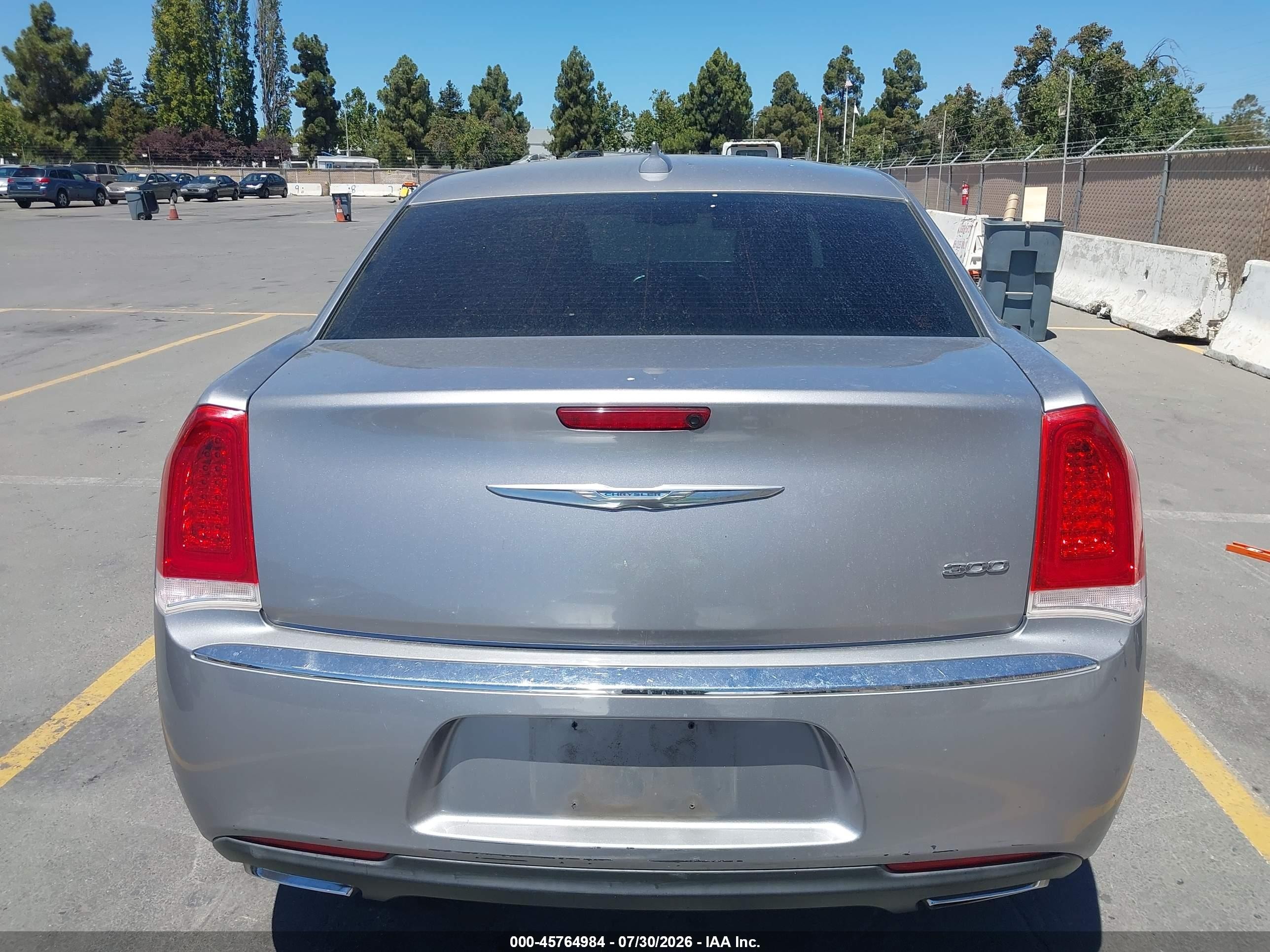 2015 Chrysler 300 Limited Silver vin: 2C3CCAAG4FH749558