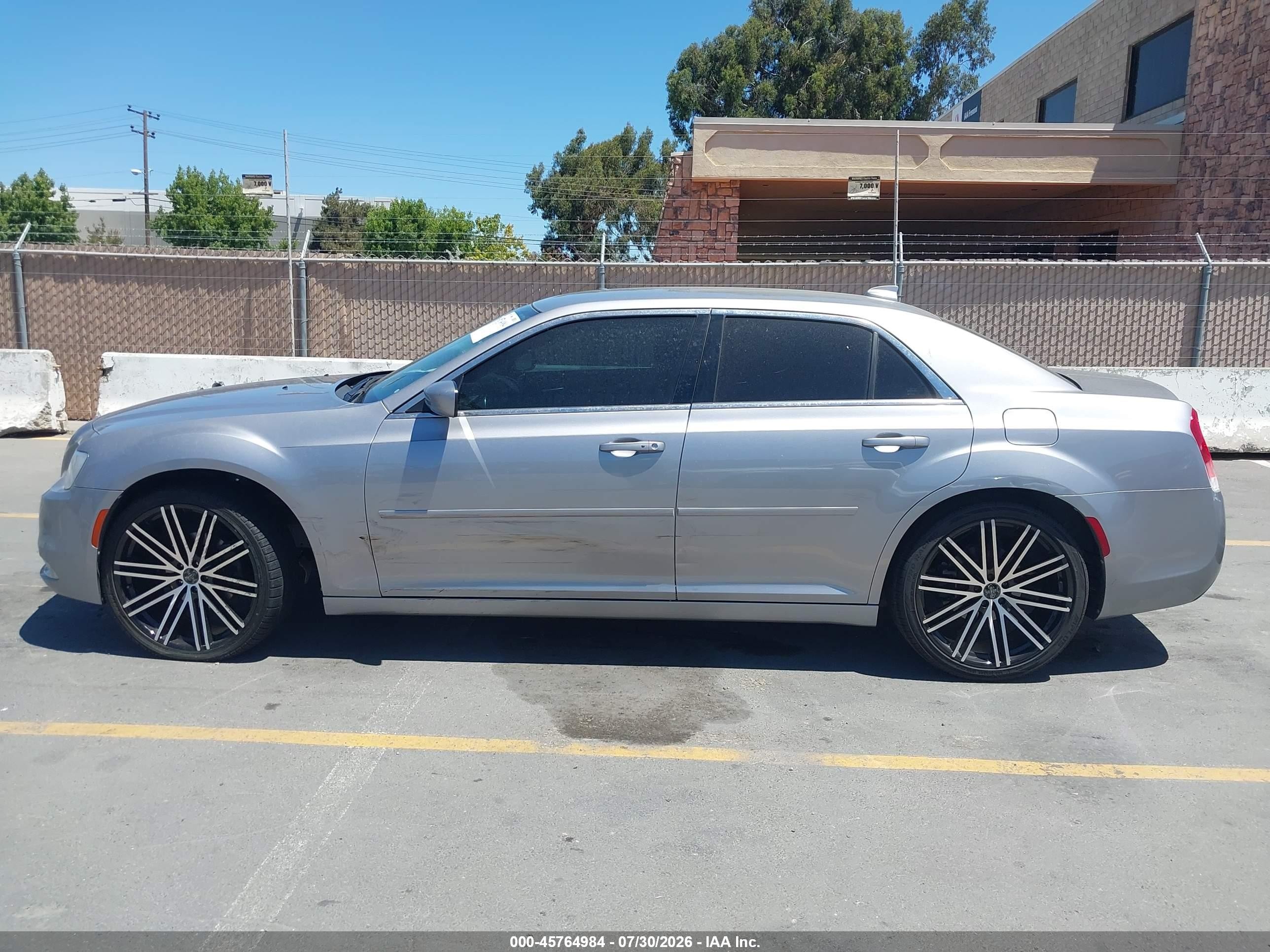 2015 Chrysler 300 Limited Silver vin: 2C3CCAAG4FH749558