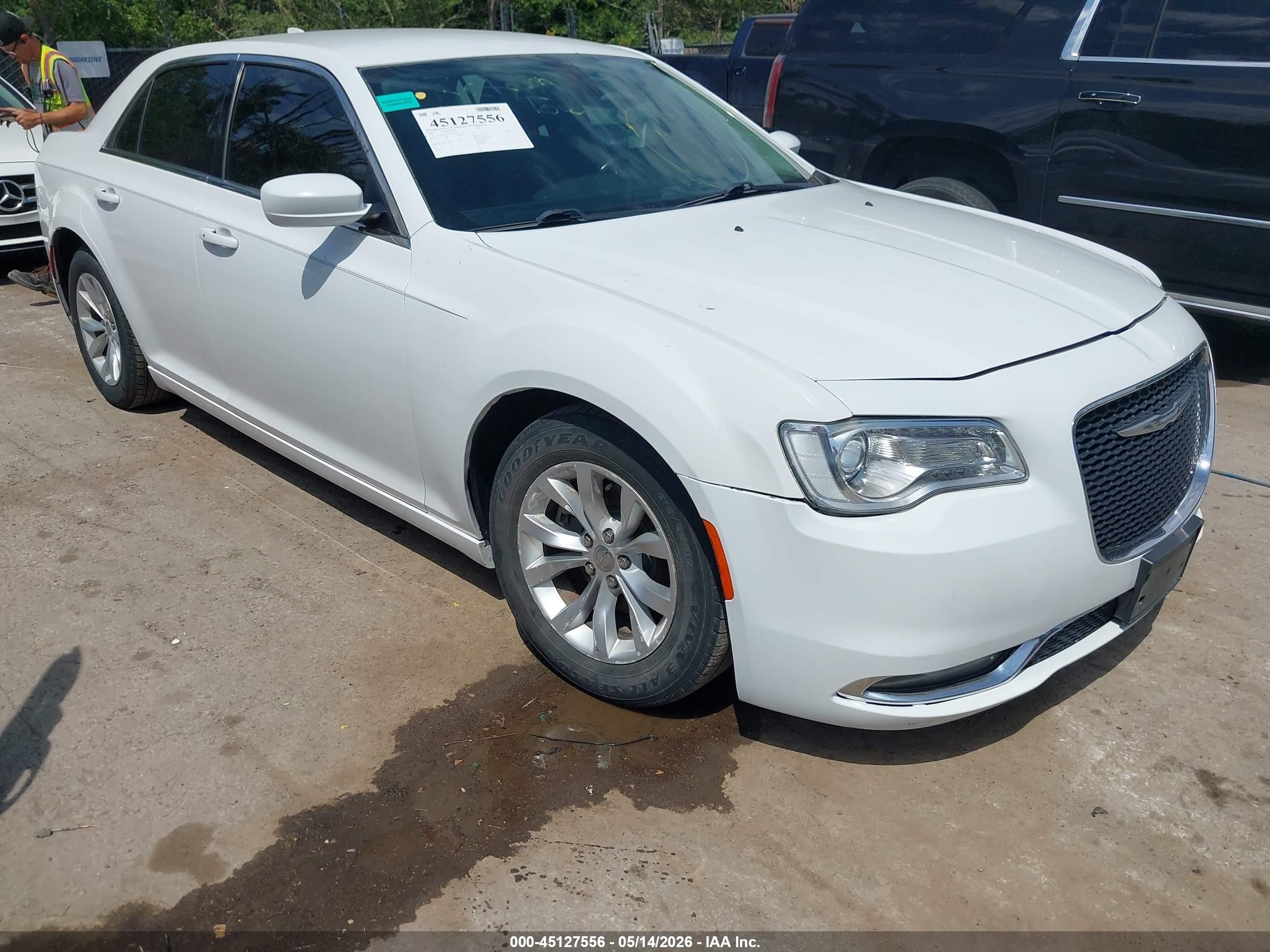 2015 Chrysler 300 Limited White vin: 2C3CCAAG4FH887259