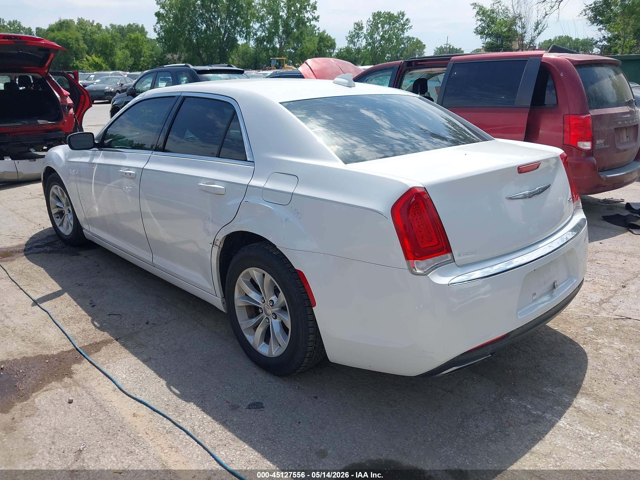 2015 Chrysler 300 Limited White vin: 2C3CCAAG4FH887259