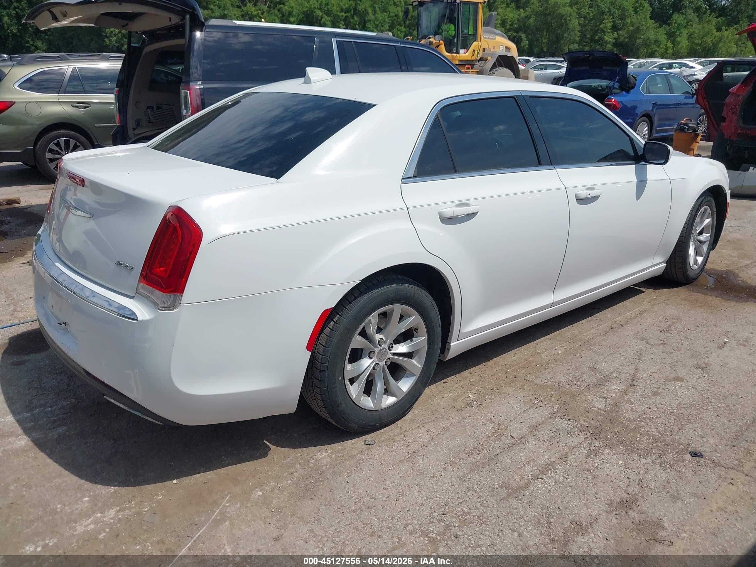 2015 Chrysler 300 Limited White vin: 2C3CCAAG4FH887259