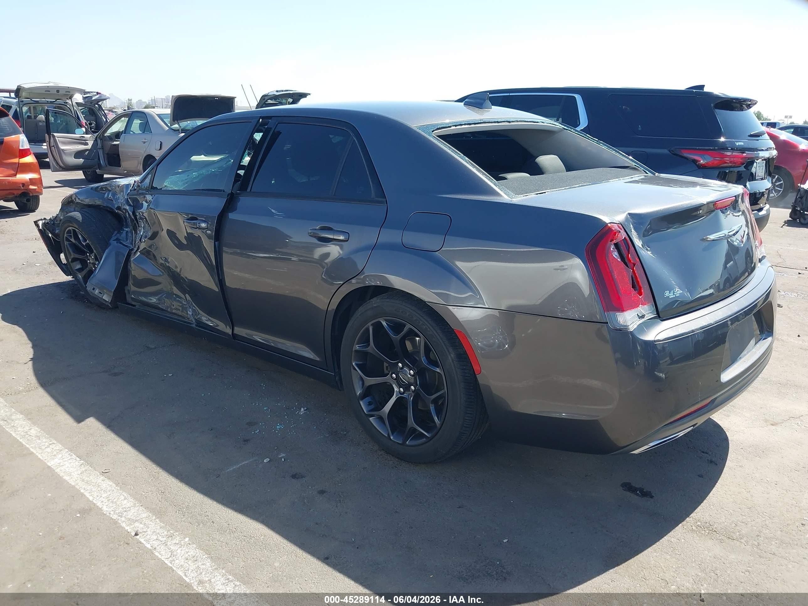 2019 Chrysler 300 Touring Gray vin: 2C3CCAAG4KH500865