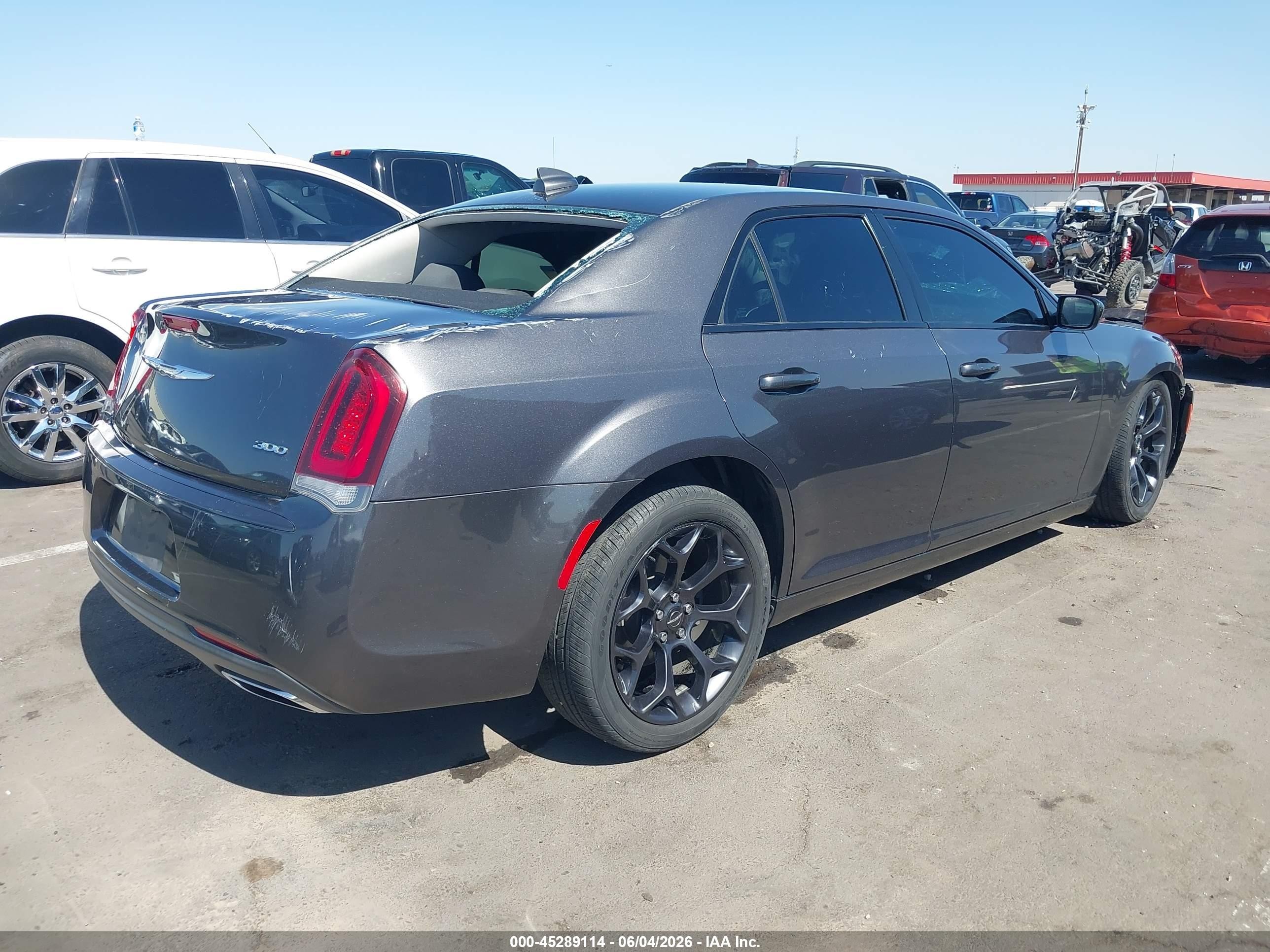 2019 Chrysler 300 Touring Gray vin: 2C3CCAAG4KH500865