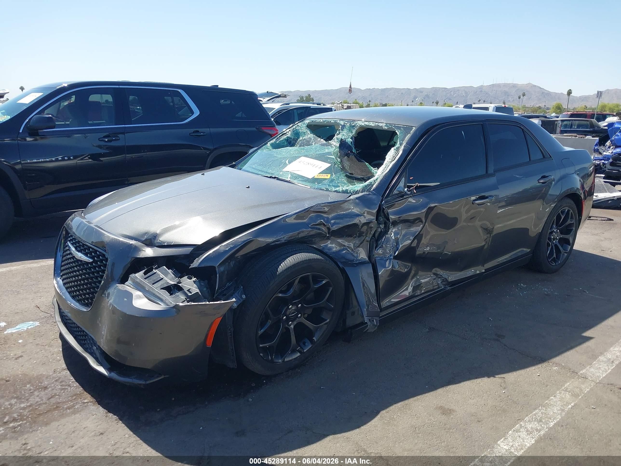 2019 Chrysler 300 Touring Gray vin: 2C3CCAAG4KH500865