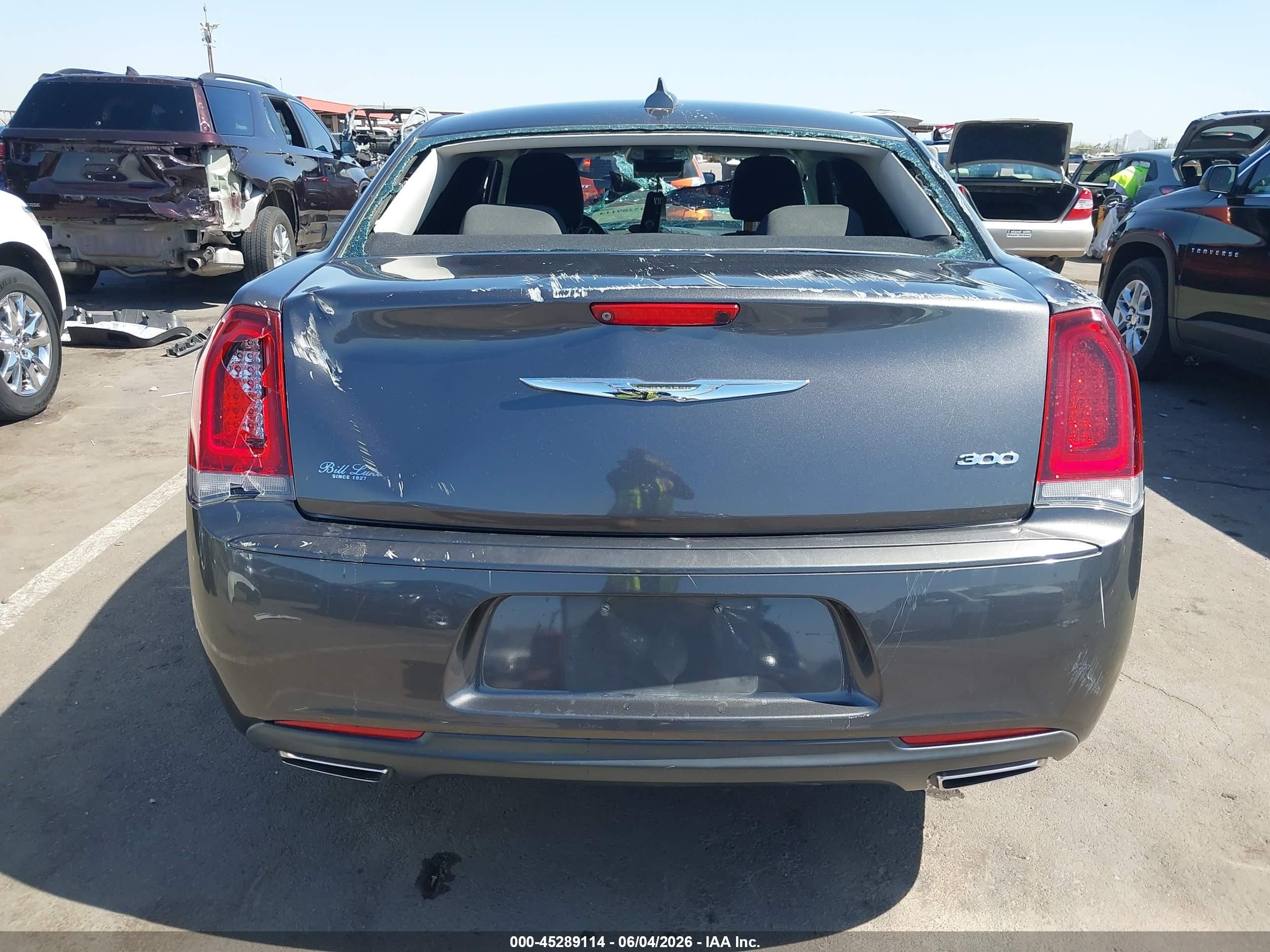2019 Chrysler 300 Touring Gray vin: 2C3CCAAG4KH500865