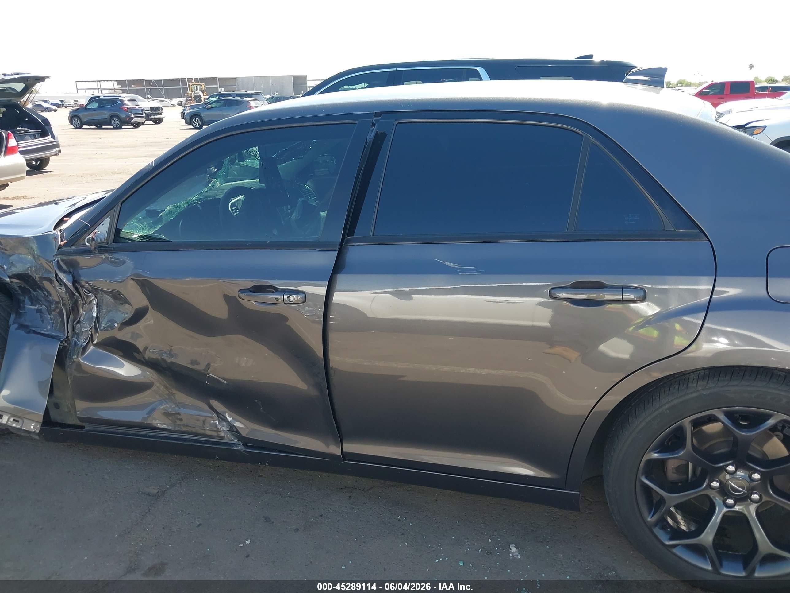2019 Chrysler 300 Touring Gray vin: 2C3CCAAG4KH500865
