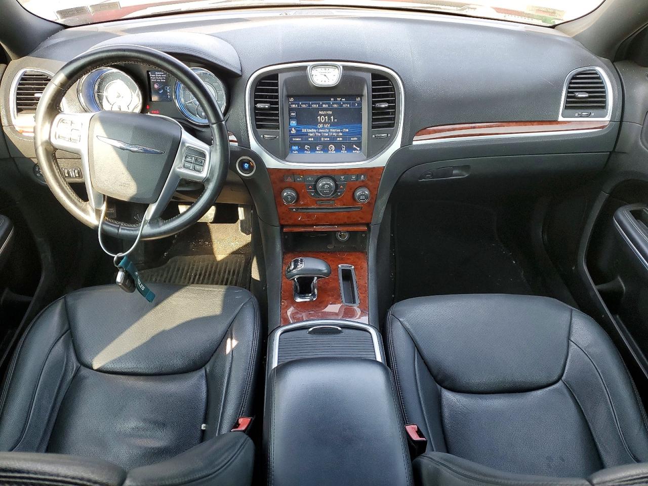 2012 Chrysler 300 Red vin: 2C3CCAAG5CH209714