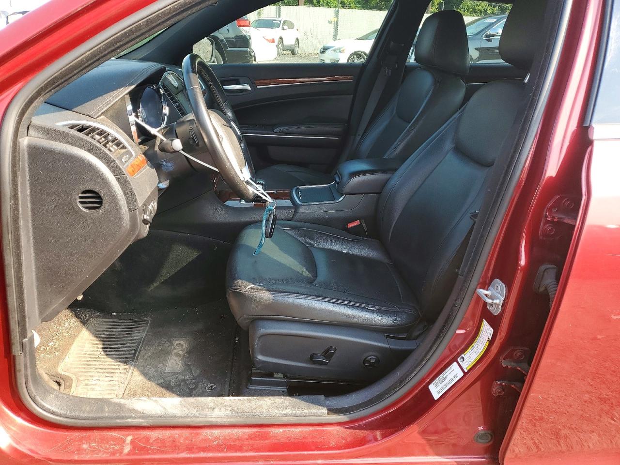 2012 Chrysler 300 Red vin: 2C3CCAAG5CH209714
