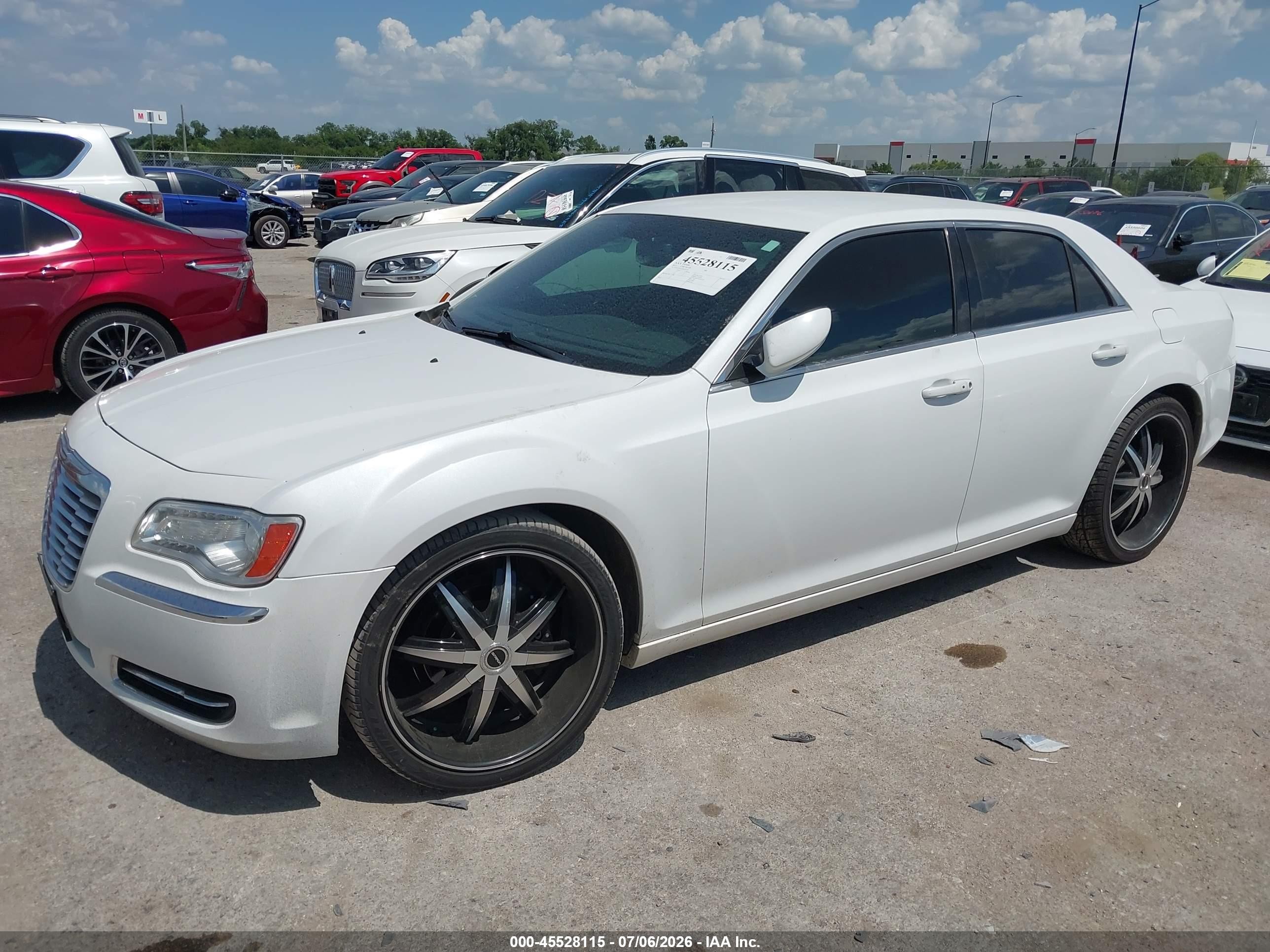 2013 Chrysler 300 Motown White vin: 2C3CCAAG5DH556400