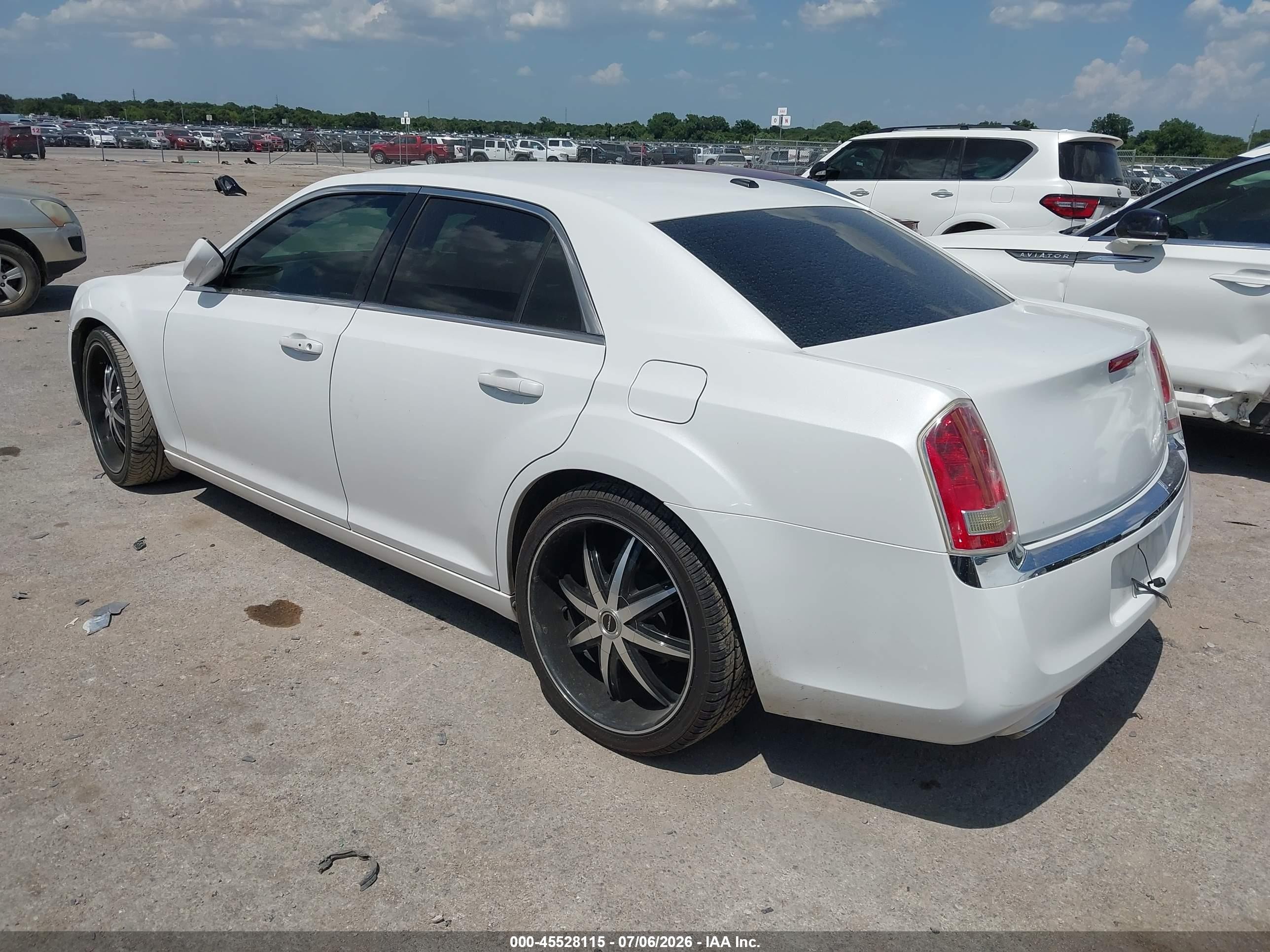 2013 Chrysler 300 Motown White vin: 2C3CCAAG5DH556400