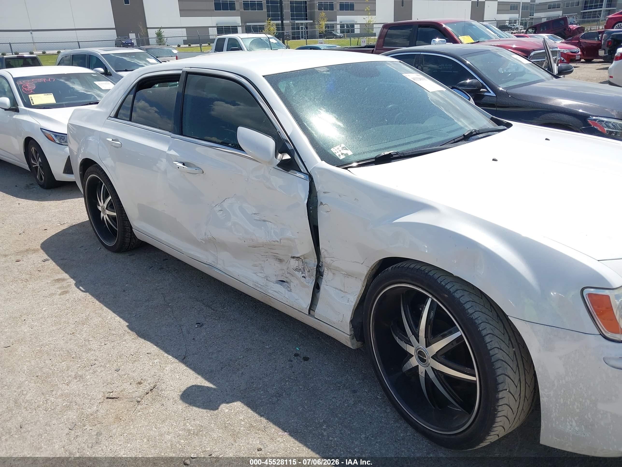 2013 Chrysler 300 Motown White vin: 2C3CCAAG5DH556400