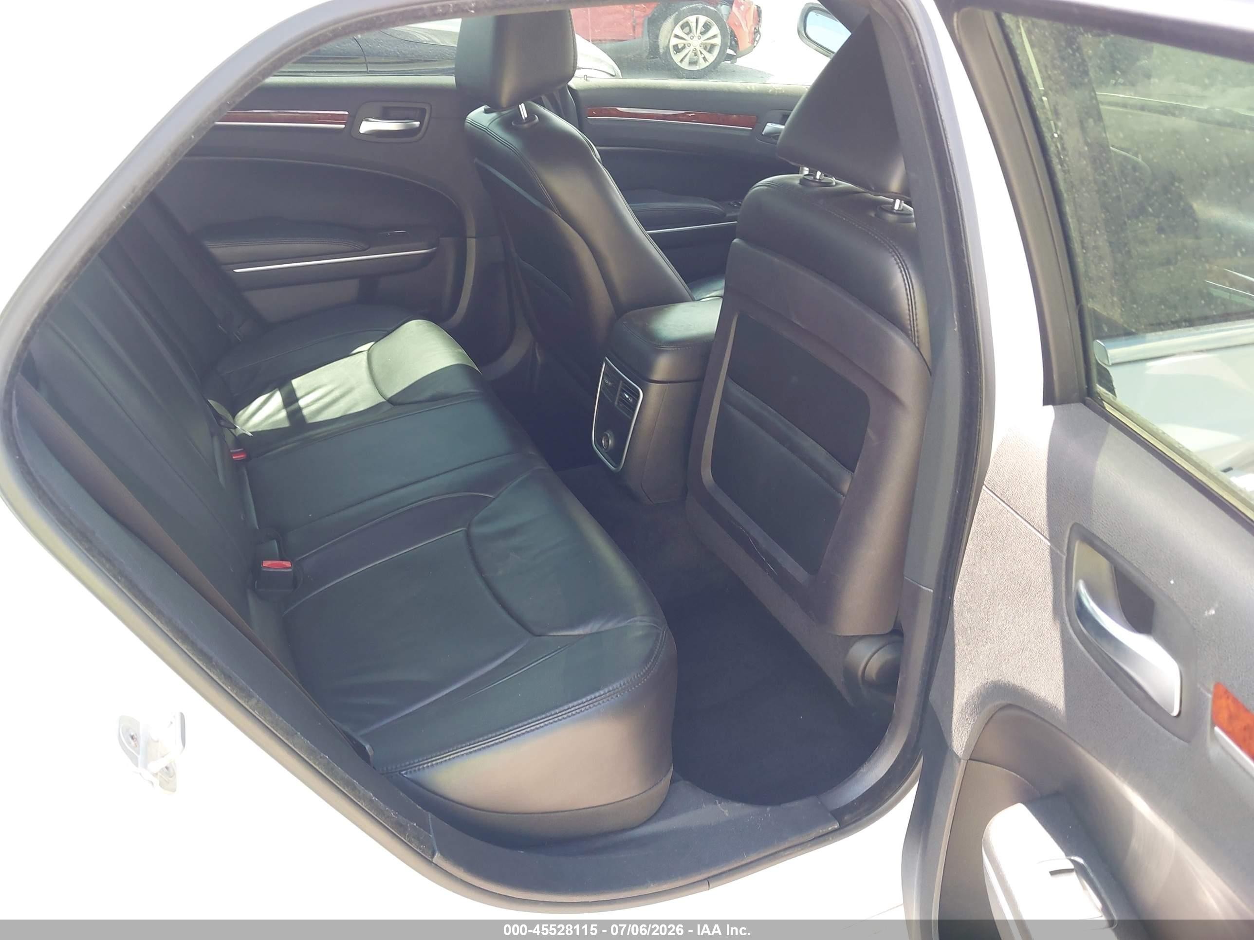 2013 Chrysler 300 Motown White vin: 2C3CCAAG5DH556400