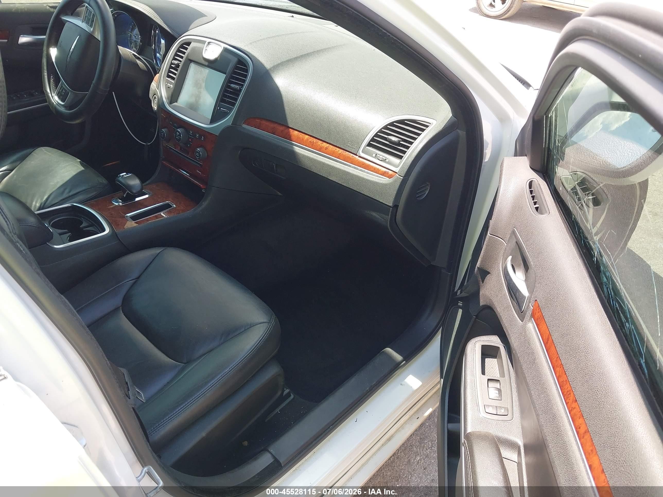 2013 Chrysler 300 Motown White vin: 2C3CCAAG5DH556400
