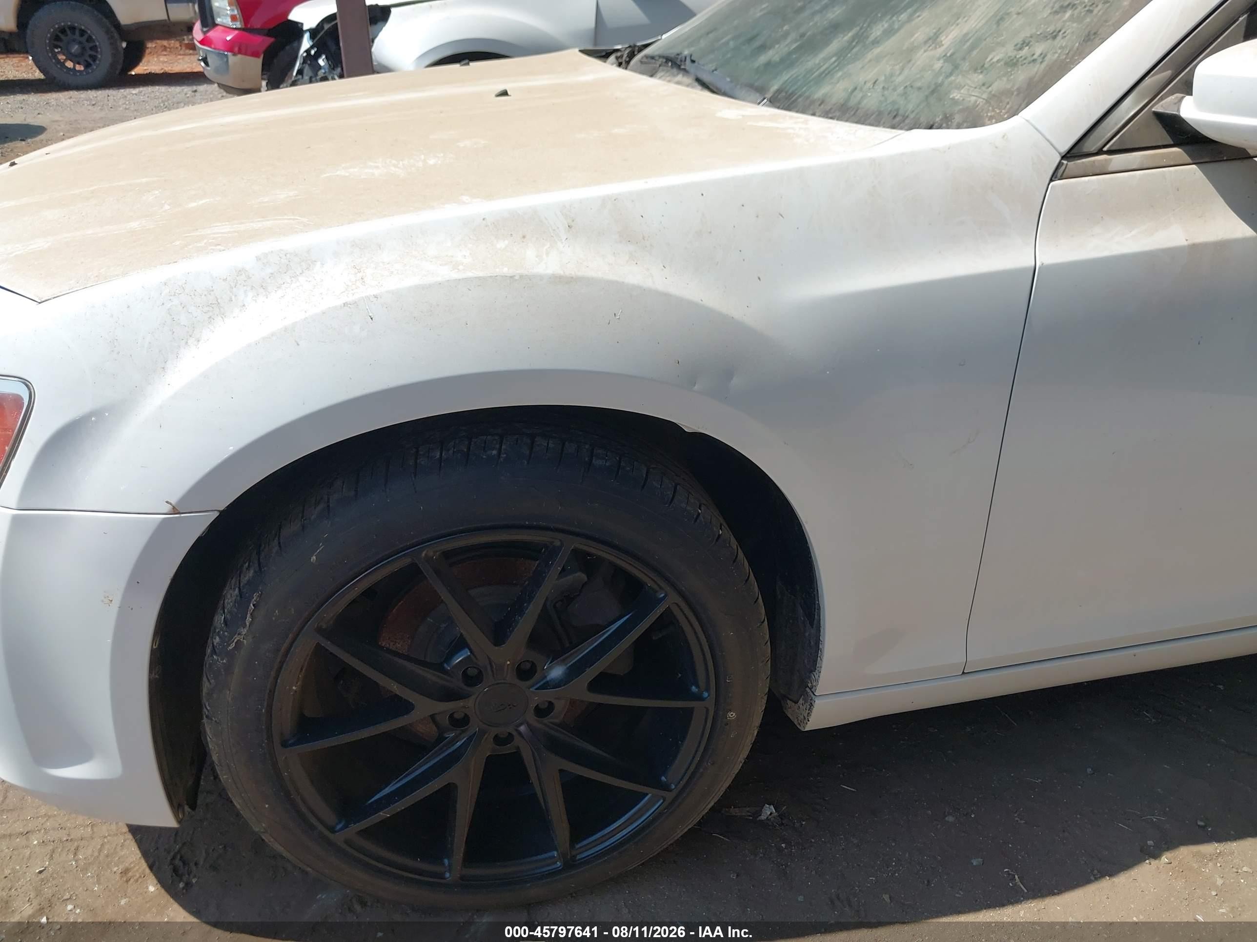 2014 Chrysler 300   Белый vin: 2C3CCAAG5EH138873