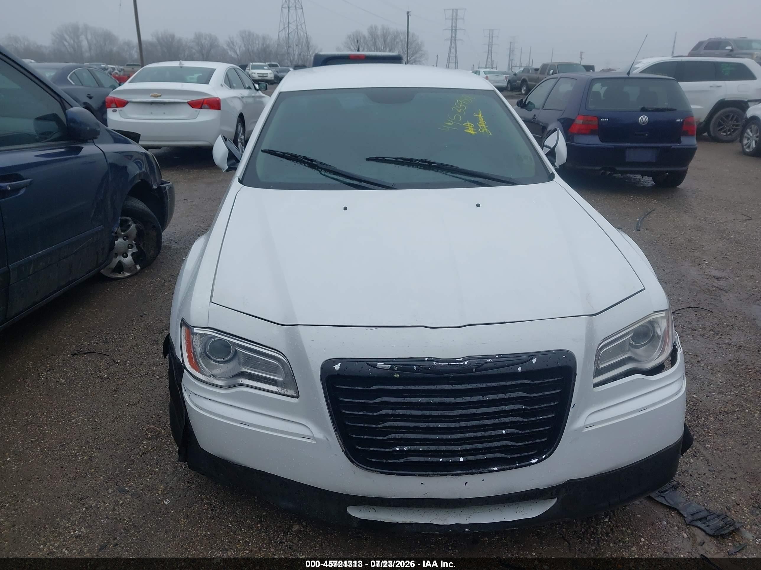 2014 Chrysler 300   White vin: 2C3CCAAG5EH175518