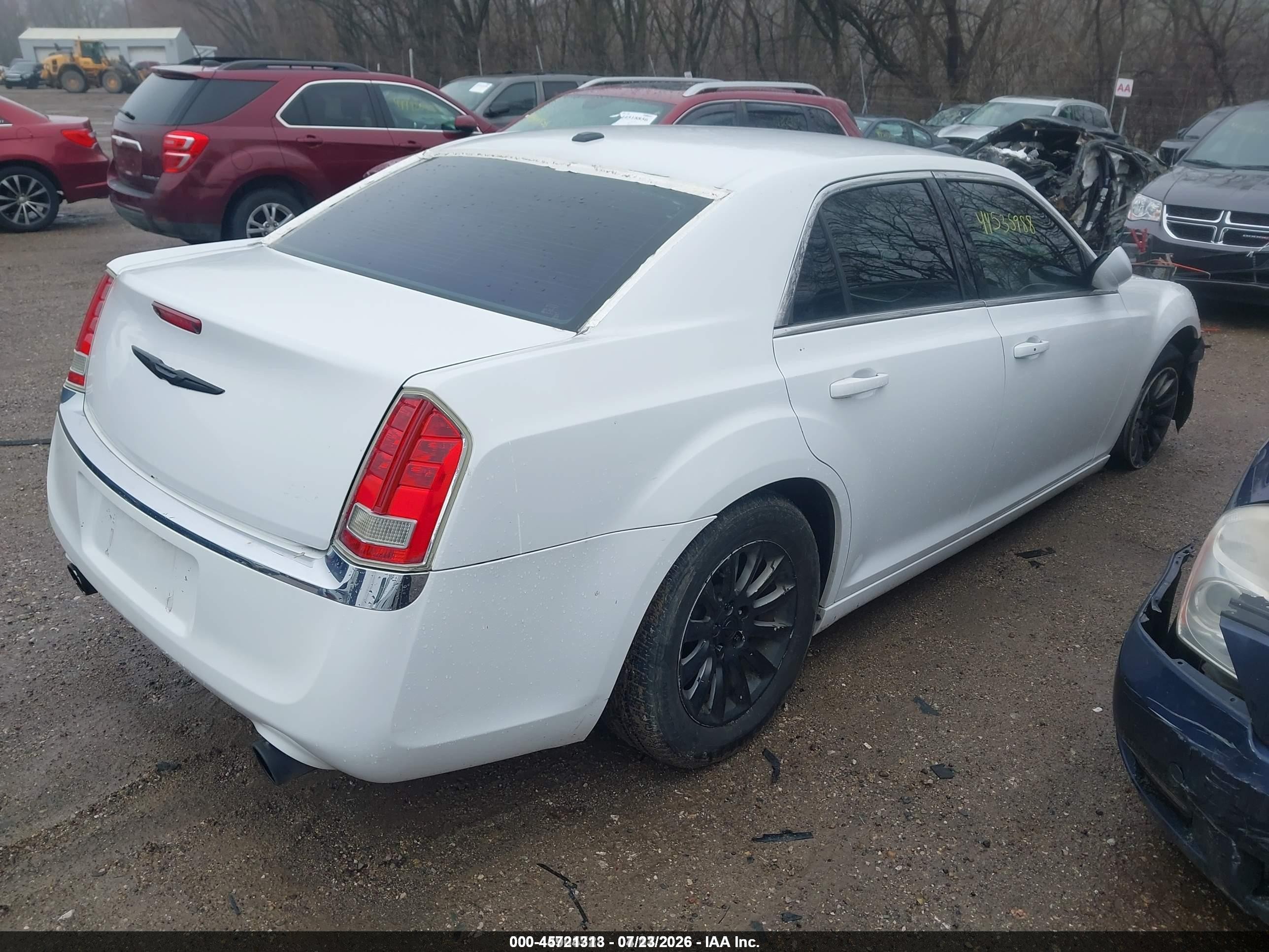 2014 Chrysler 300   White vin: 2C3CCAAG5EH175518